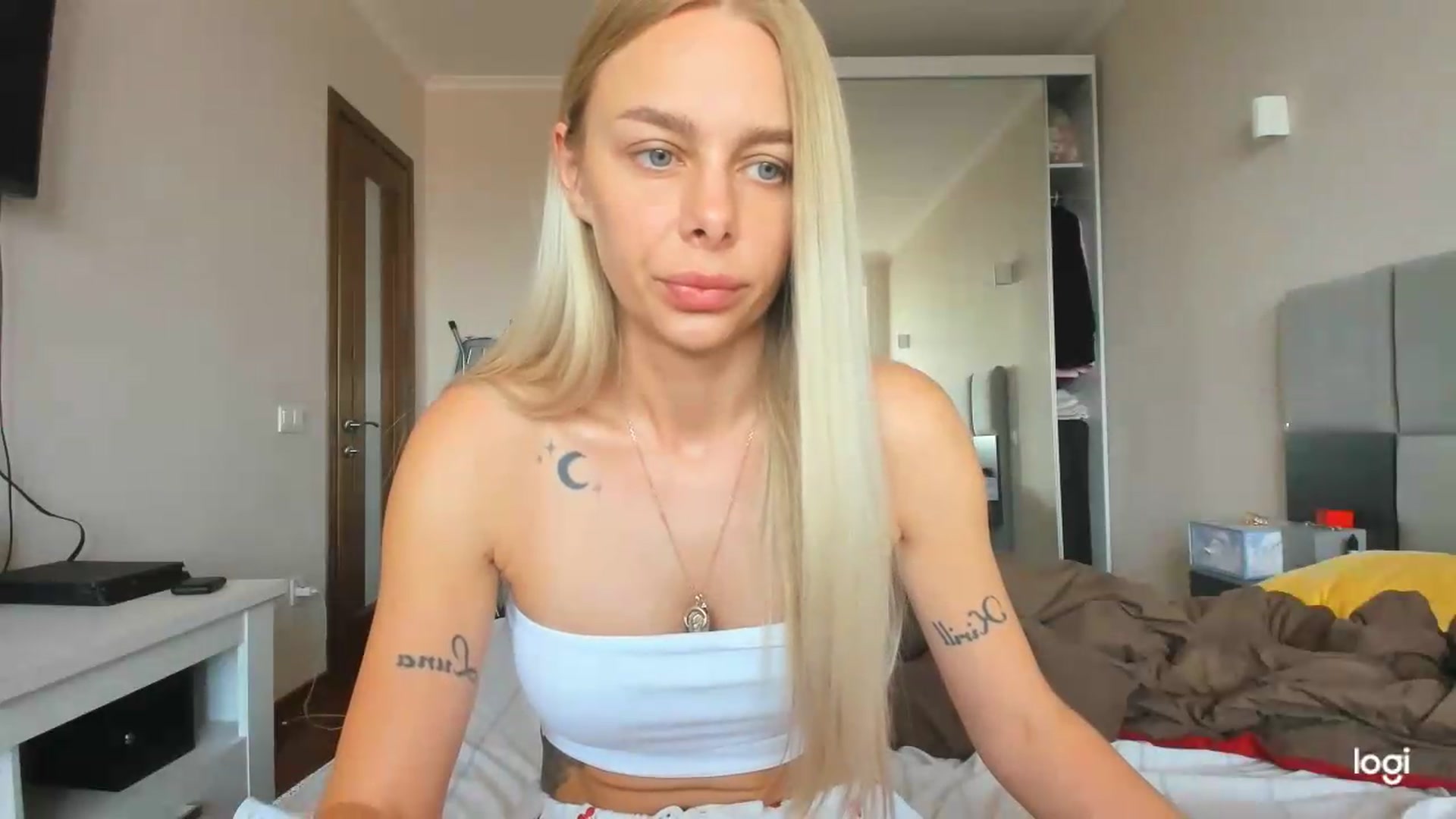 Gallery image thumbnail from Librarys_bb's myfreecams stream on, 06/24/2026, 10:11 image 15 of 20