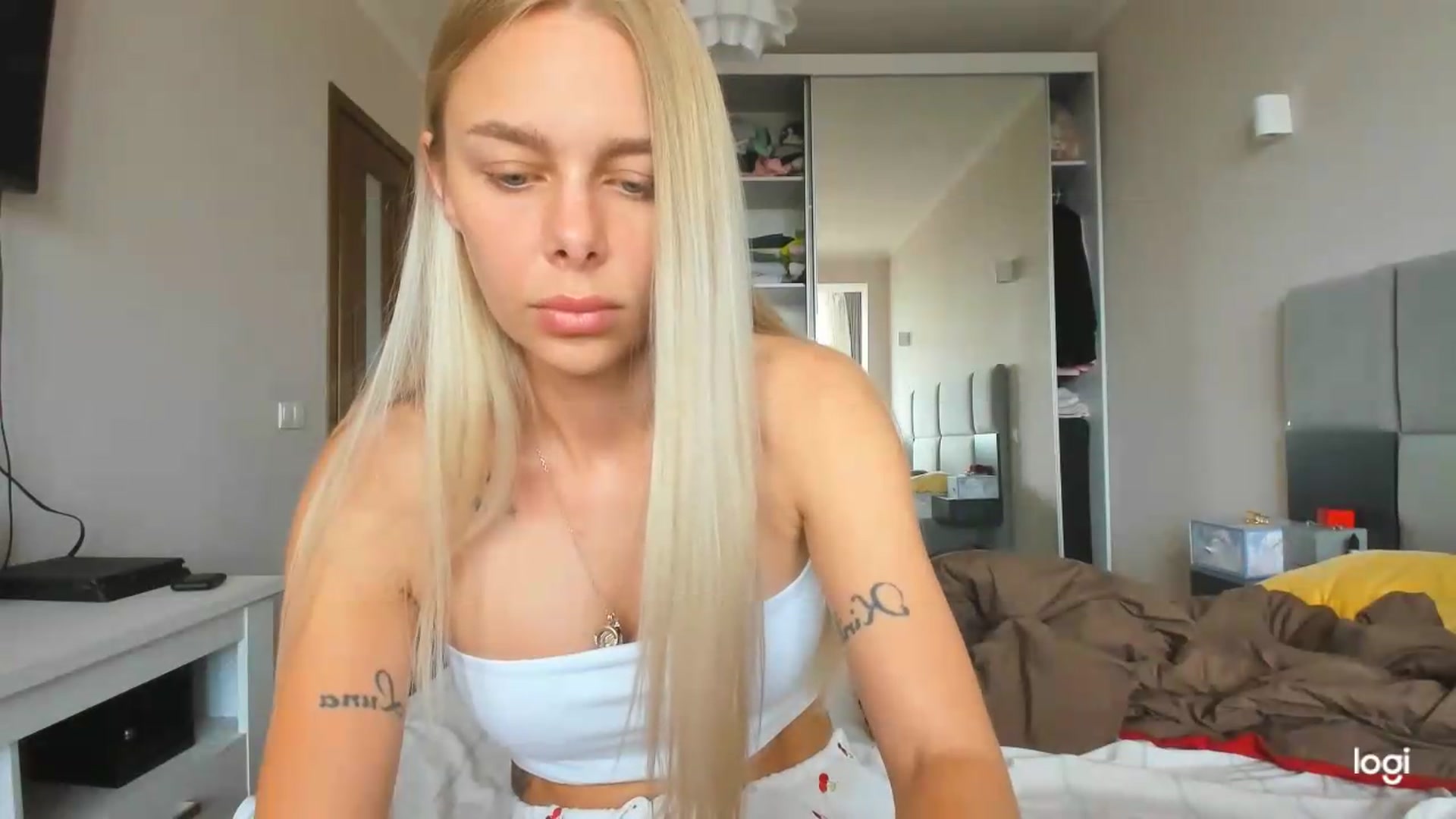 Gallery image thumbnail from Librarys_bb's myfreecams stream on, 06/24/2026, 10:11 image 12 of 20