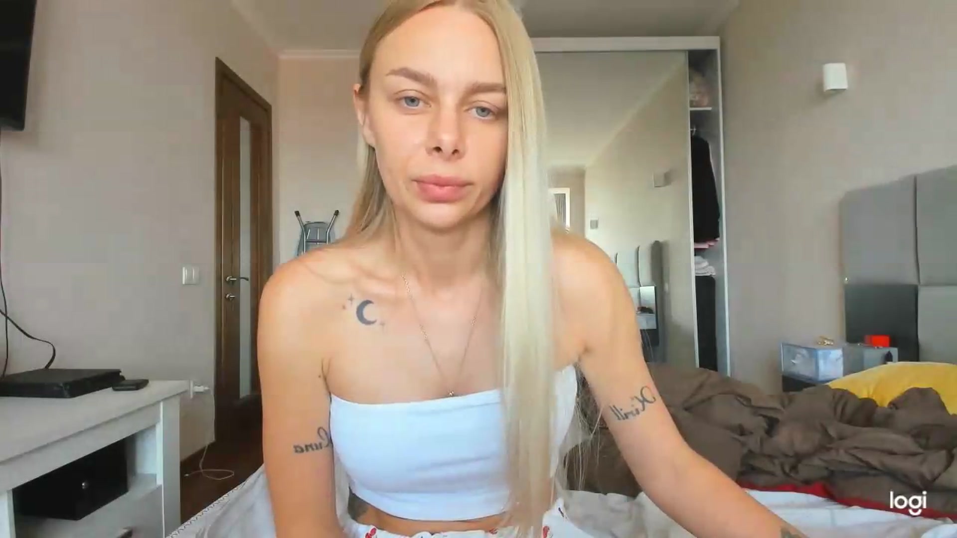 Gallery image thumbnail from Librarys_bb's myfreecams stream on, 06/24/2026, 10:11 image 17 of 20