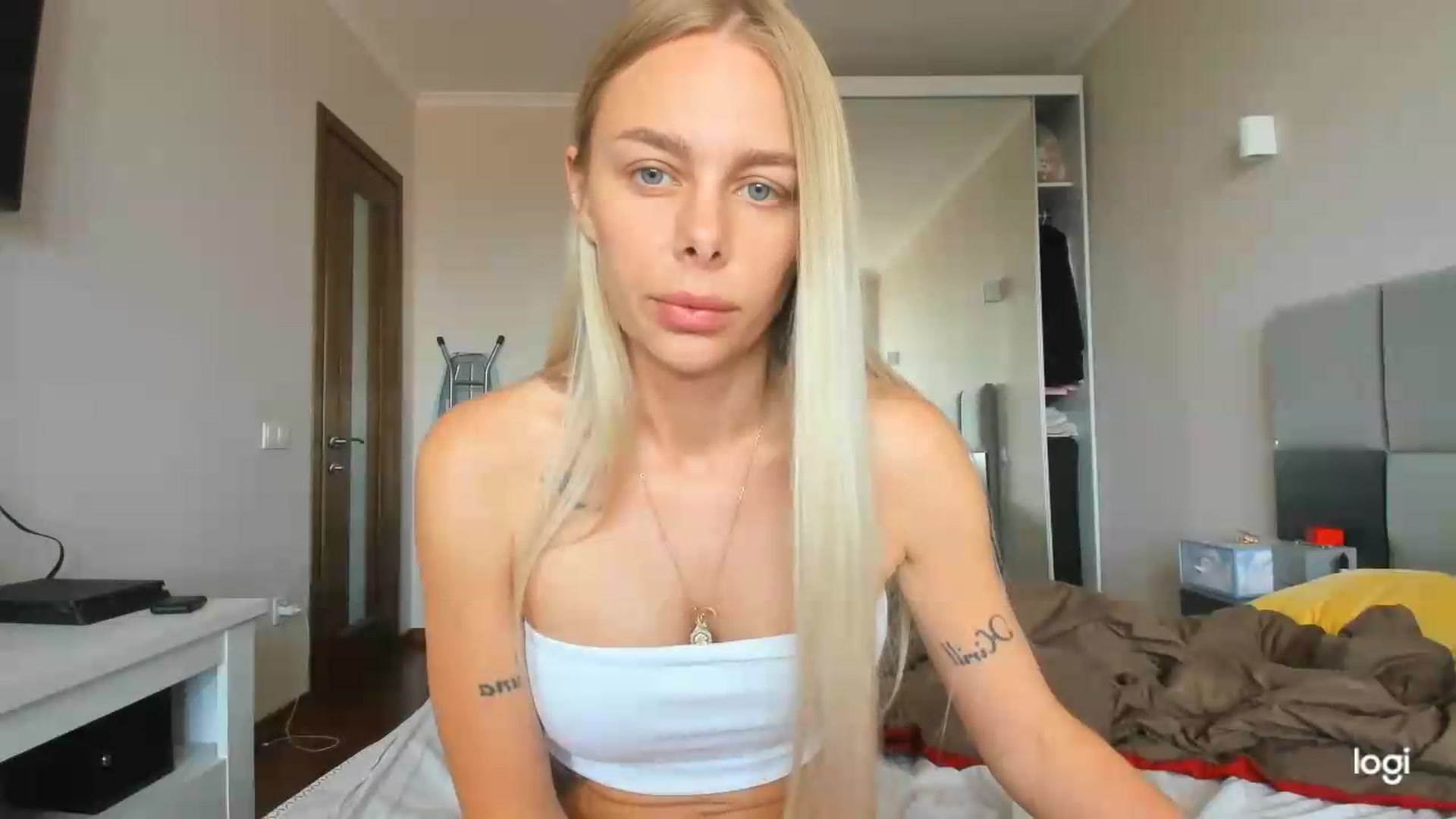 Gallery image thumbnail from Librarys_bb's myfreecams stream on, 06/24/2026, 11:05 image 12 of 20