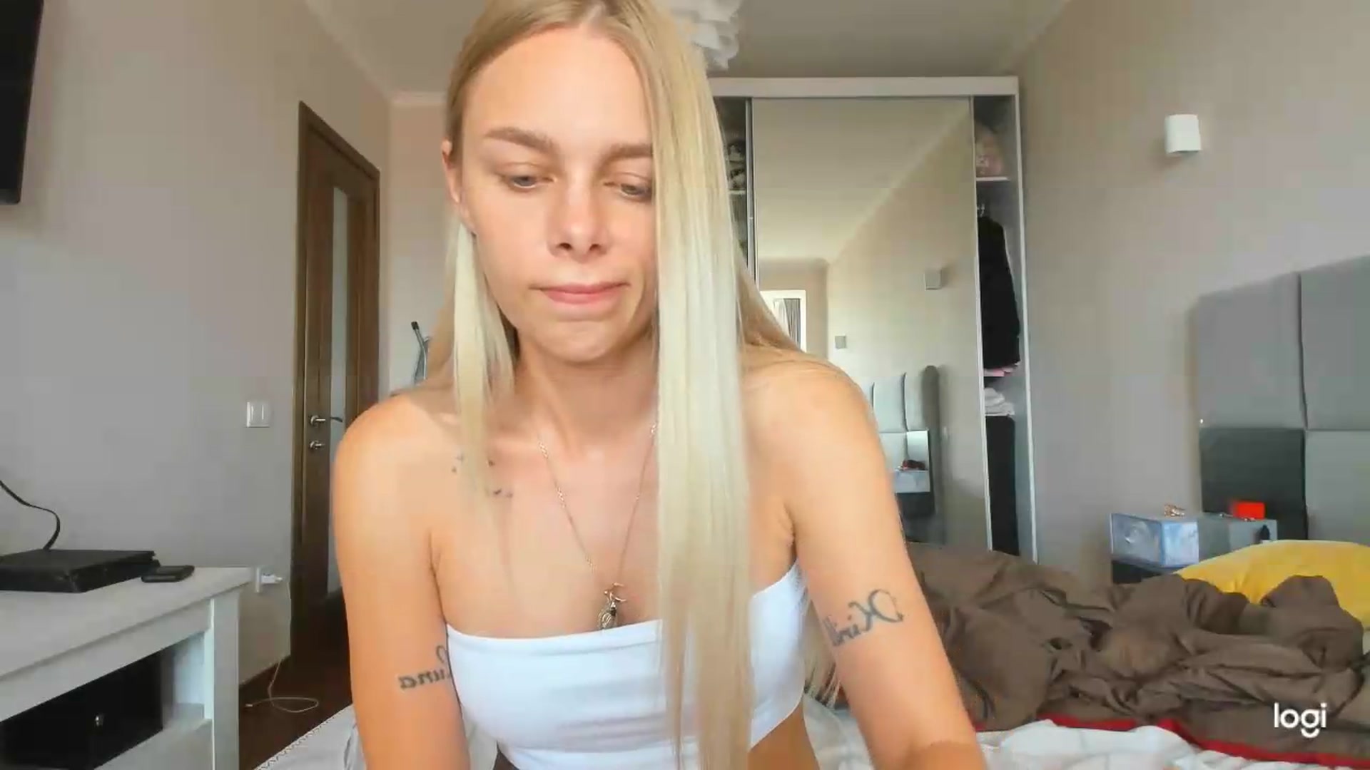 Gallery image thumbnail from Librarys_bb's myfreecams stream on, 06/24/2026, 11:05 image 7 of 20
