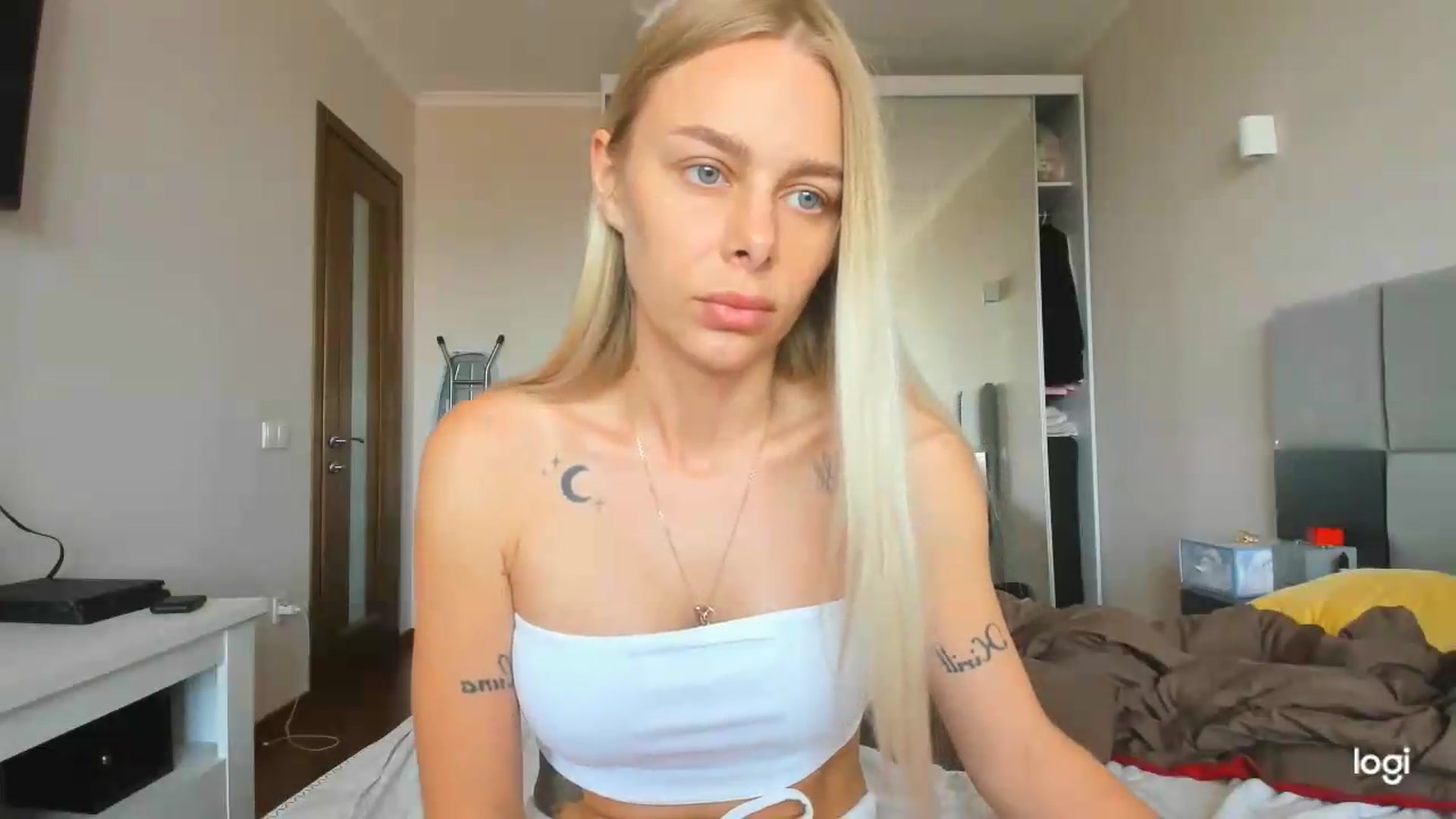 Gallery image thumbnail from Librarys_bb's myfreecams stream on, 06/24/2026, 11:05 image 18 of 20