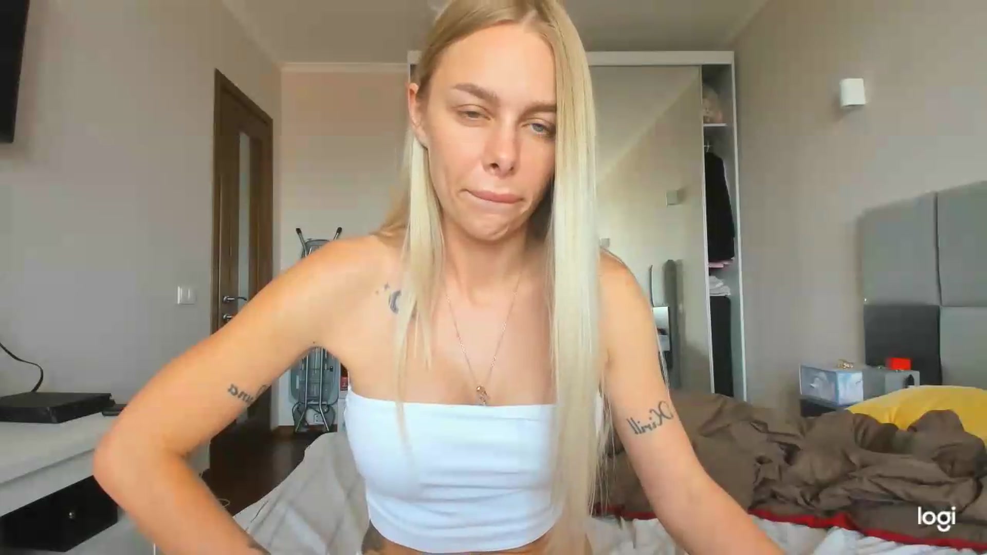 Gallery image thumbnail from Librarys_bb's myfreecams stream on, 06/24/2026, 11:05 image 14 of 20