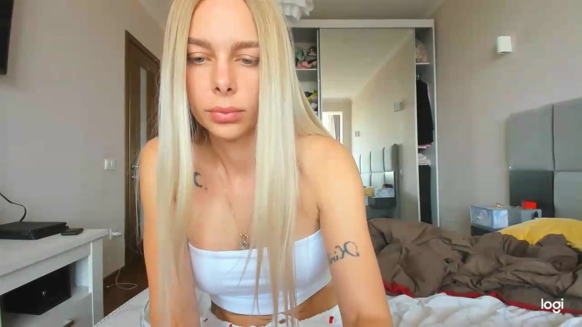 Gallery image thumbnail from Librarys_bb's myfreecams stream on, 06/24/2026, 11:05 image 2 of 20
