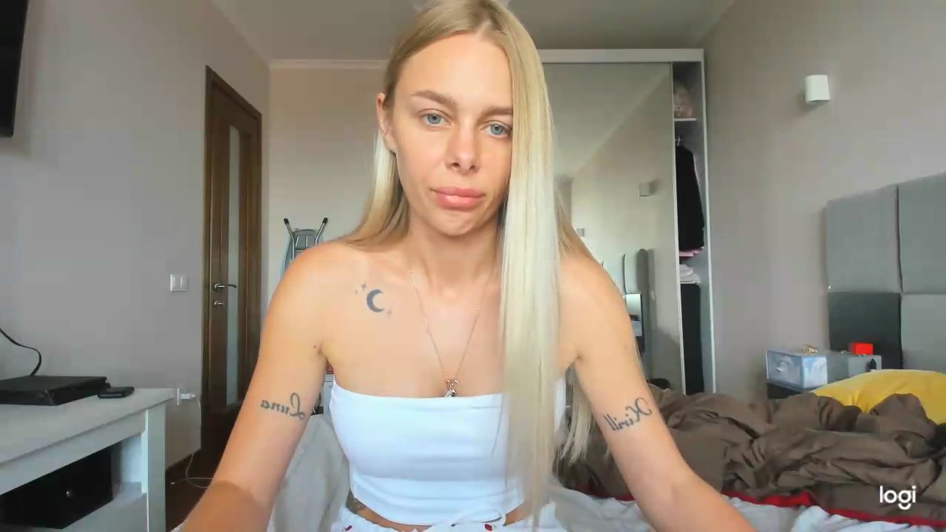 Gallery image thumbnail from Librarys_bb's myfreecams stream on, 06/24/2026, 11:05 image 16 of 20