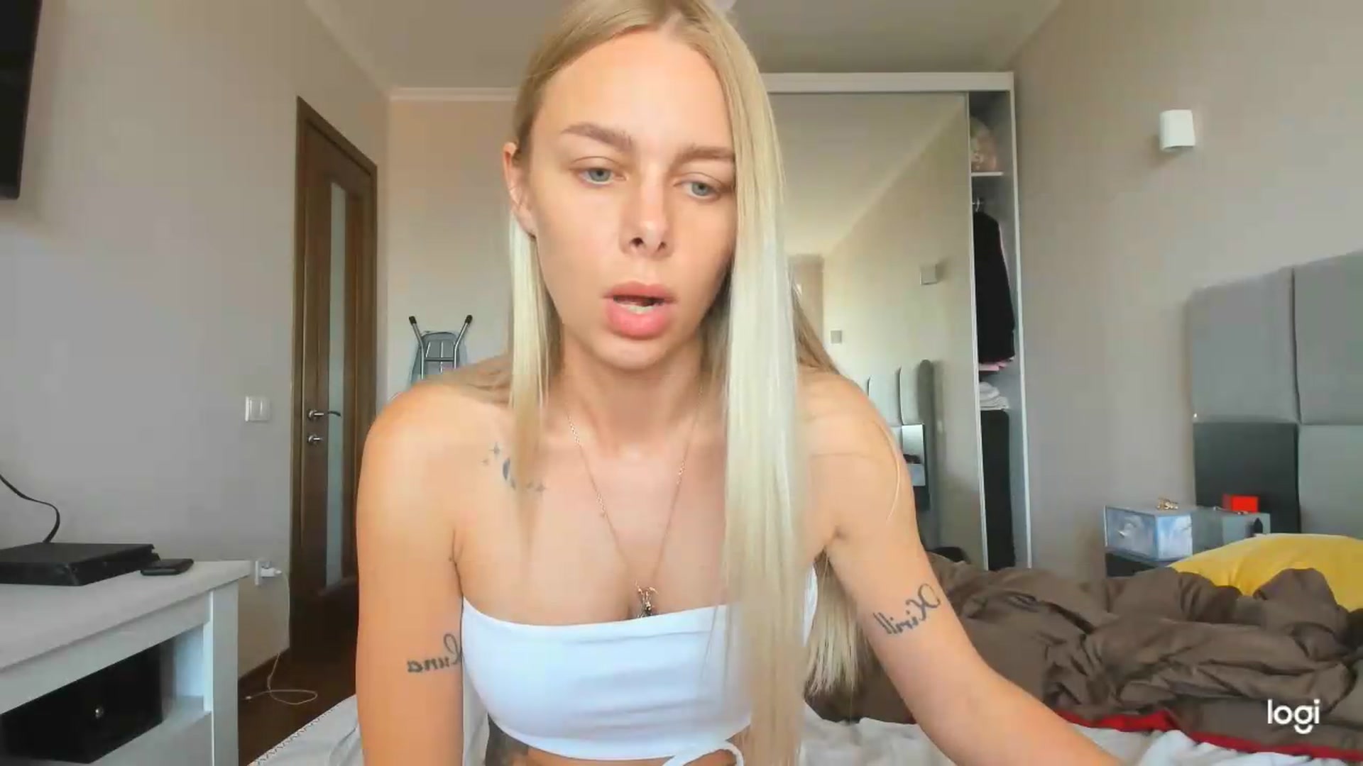 Gallery image thumbnail from Librarys_bb's myfreecams stream on, 06/24/2026, 11:05 image 19 of 20
