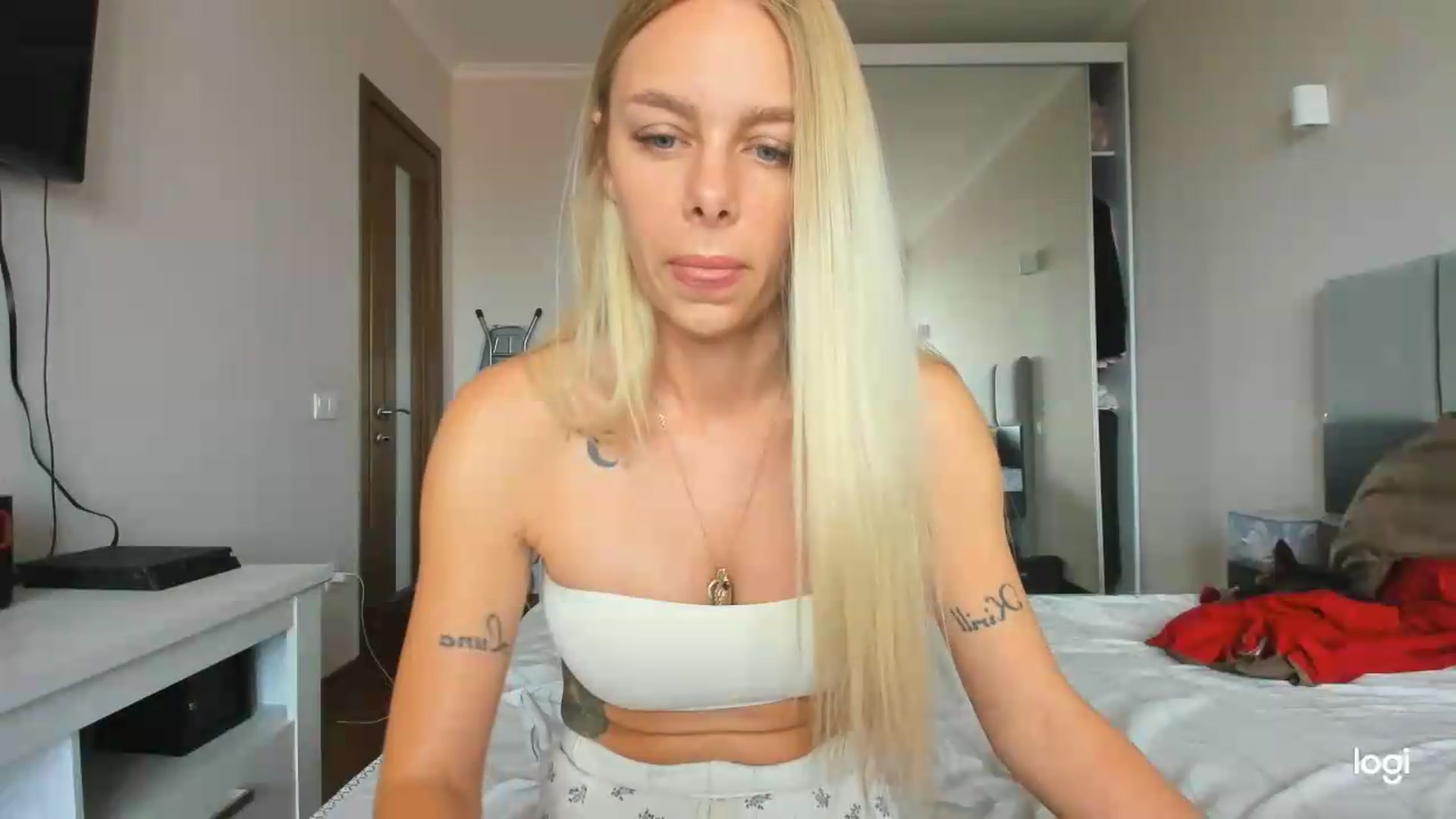 Gallery image thumbnail from Librarys_bb's myfreecams stream on, 06/26/2026, 08:26 image 16 of 20