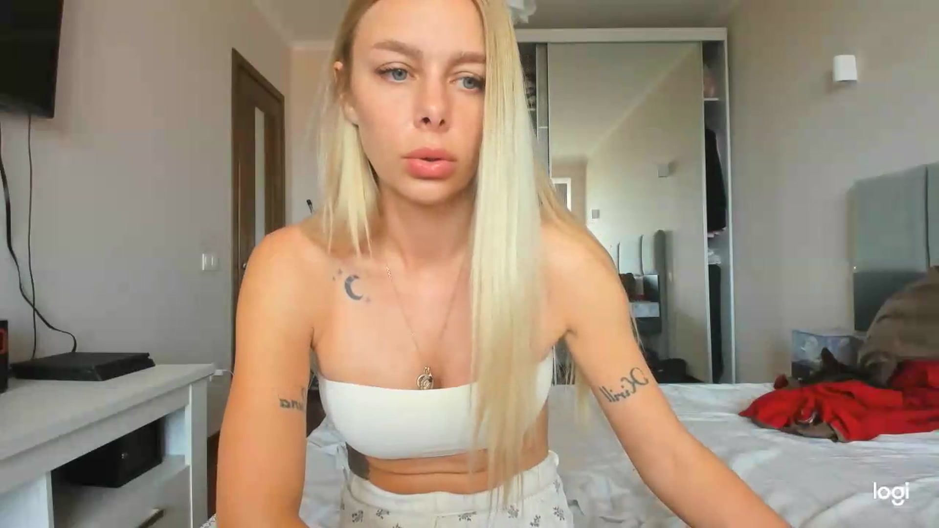 Gallery image thumbnail from Librarys_bb's myfreecams stream on, 06/26/2026, 08:26 image 13 of 20