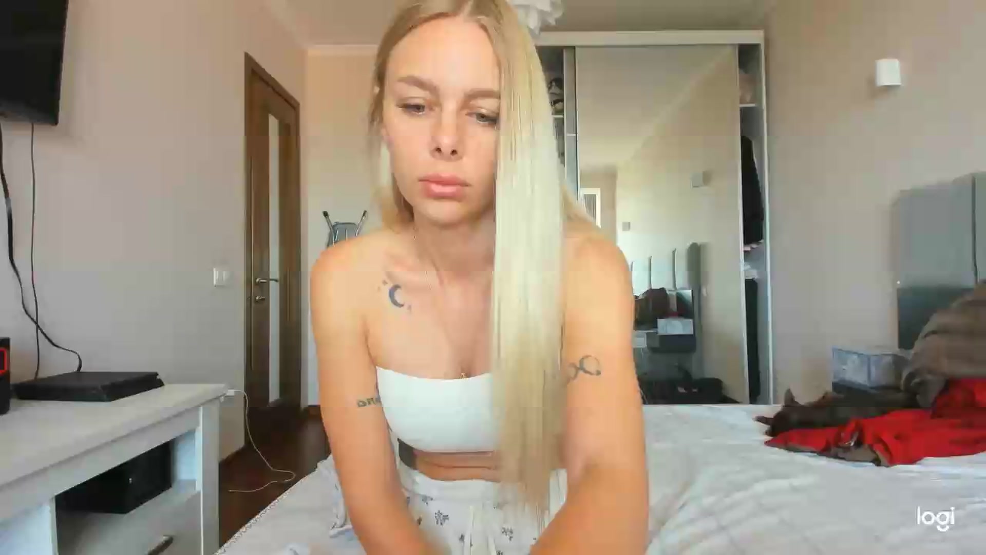 Gallery image thumbnail from Librarys_bb's myfreecams stream on, 06/26/2026, 08:26 image 1 of 20