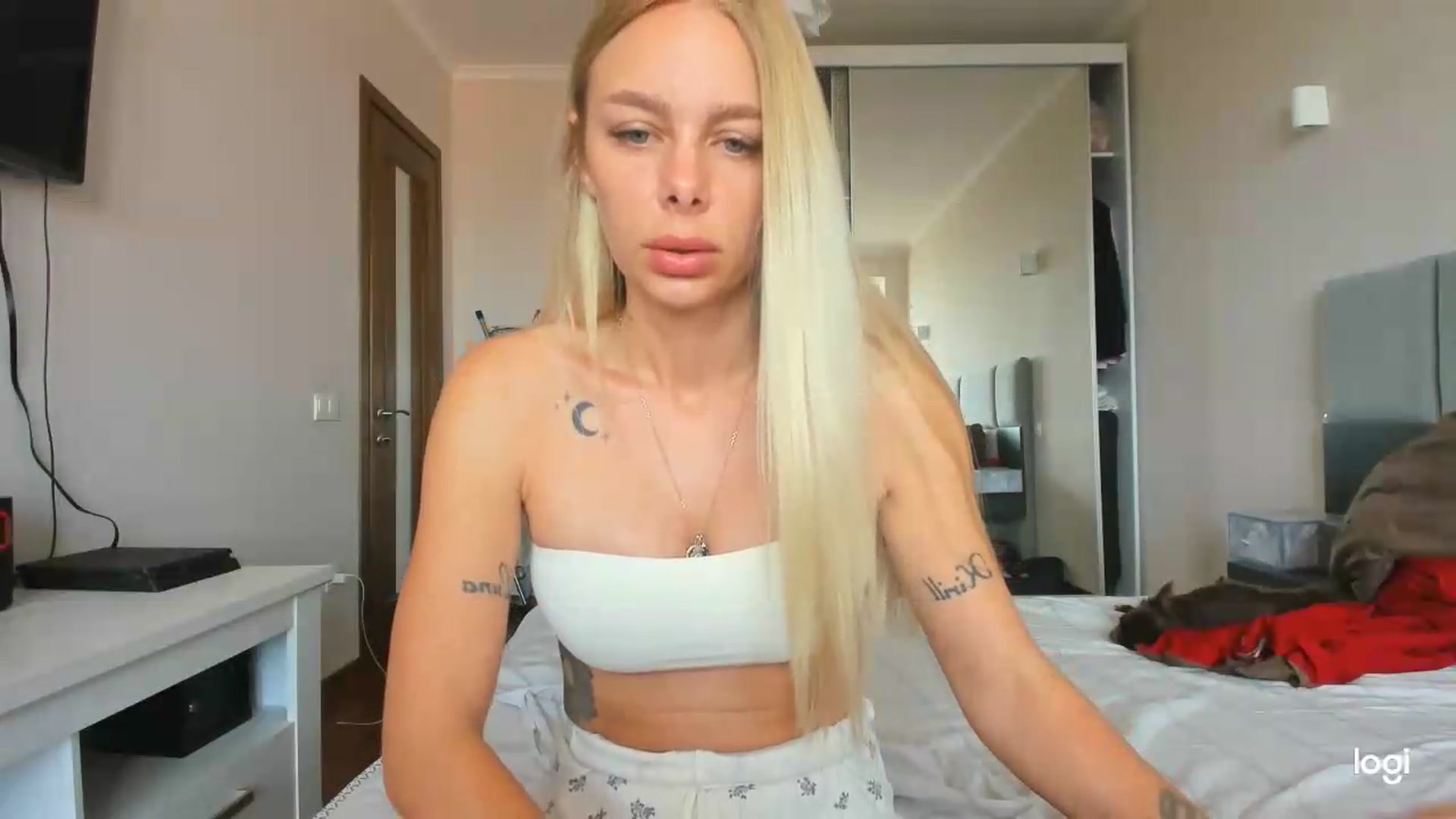 Gallery image thumbnail from Librarys_bb's myfreecams stream on, 06/26/2026, 08:26 image 8 of 20