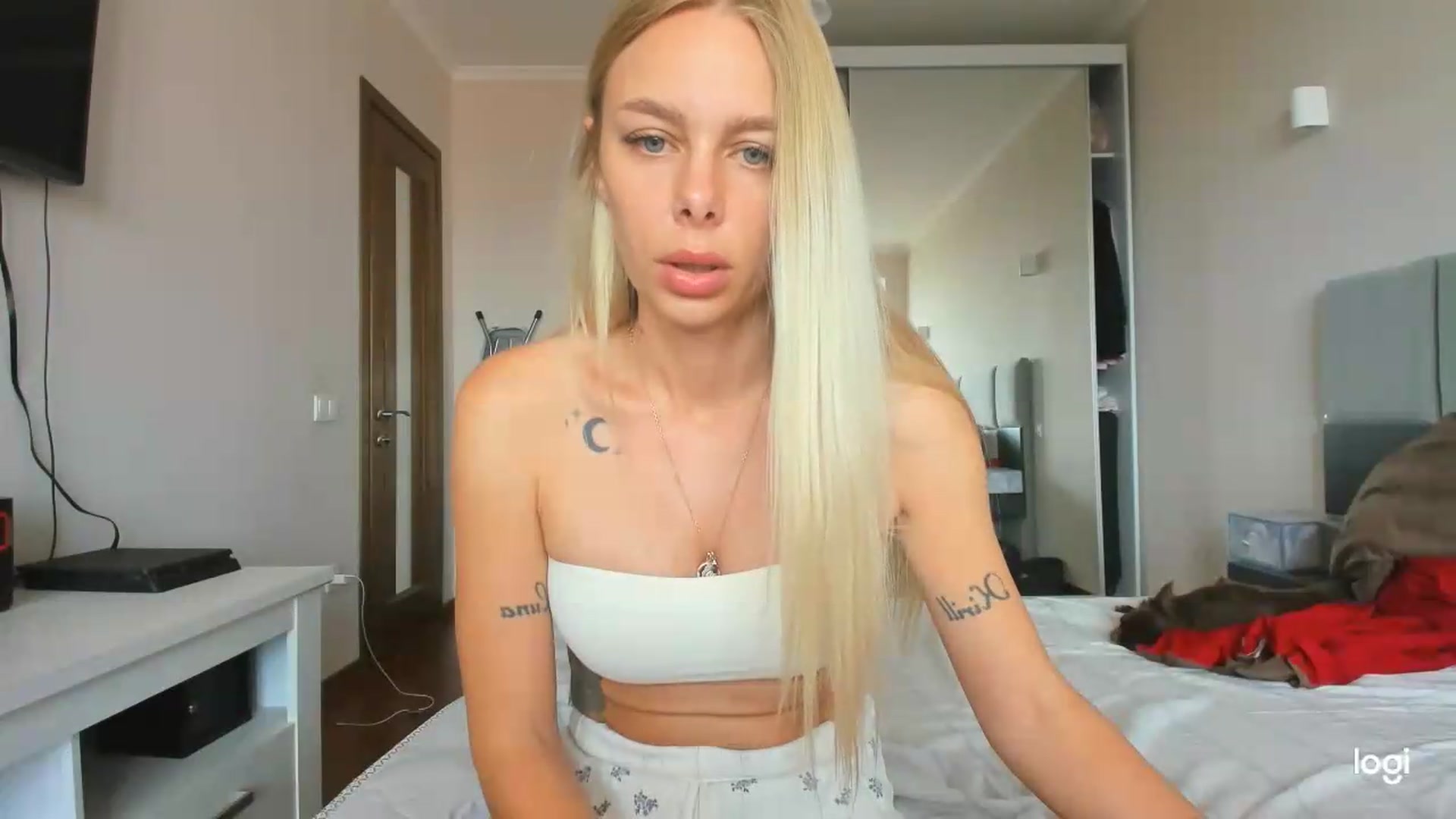 Gallery image thumbnail from Librarys_bb's myfreecams stream on, 06/26/2026, 08:26 image 7 of 20