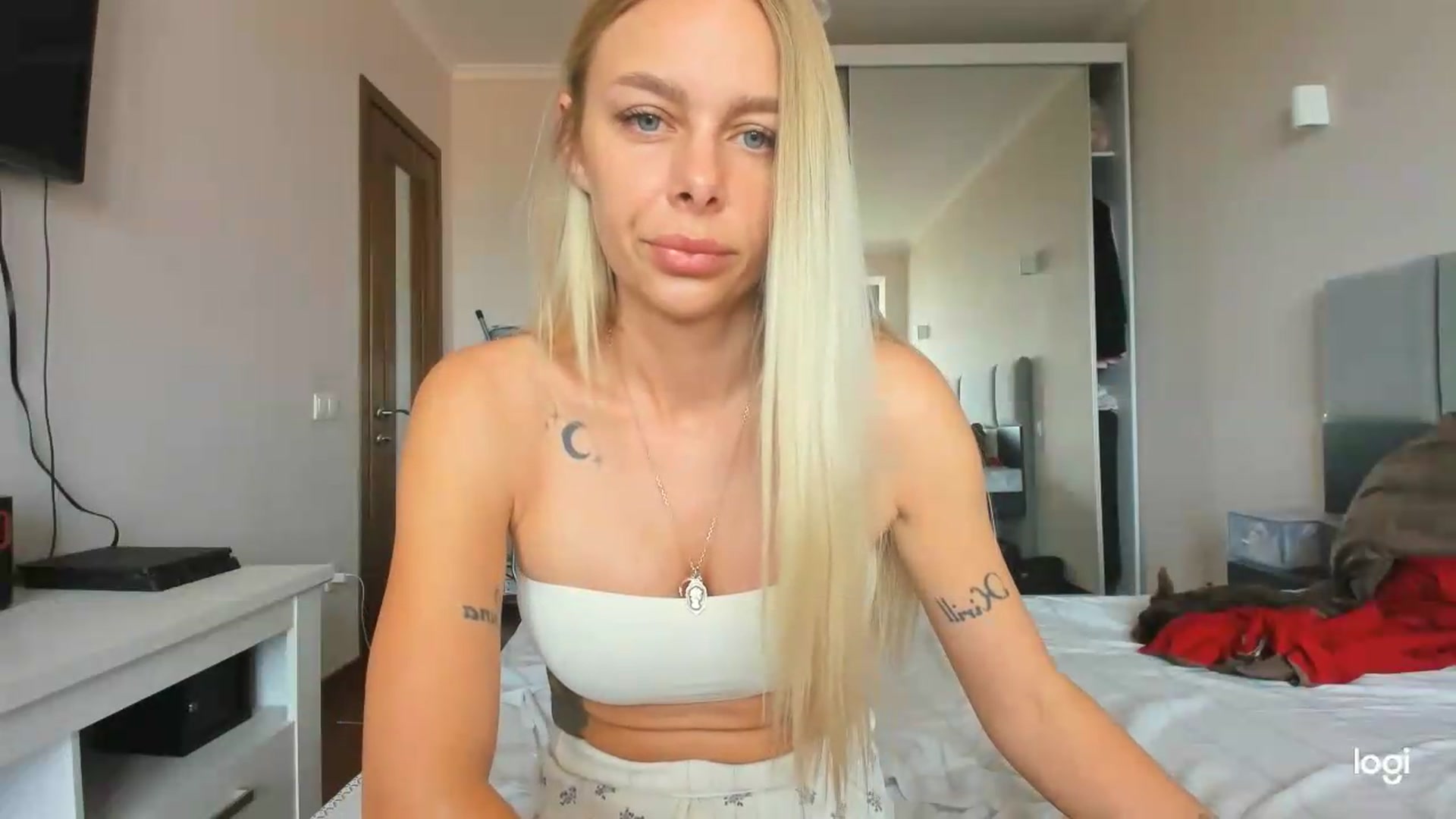 Gallery image thumbnail from Librarys_bb's myfreecams stream on, 06/26/2026, 08:26 image 12 of 20