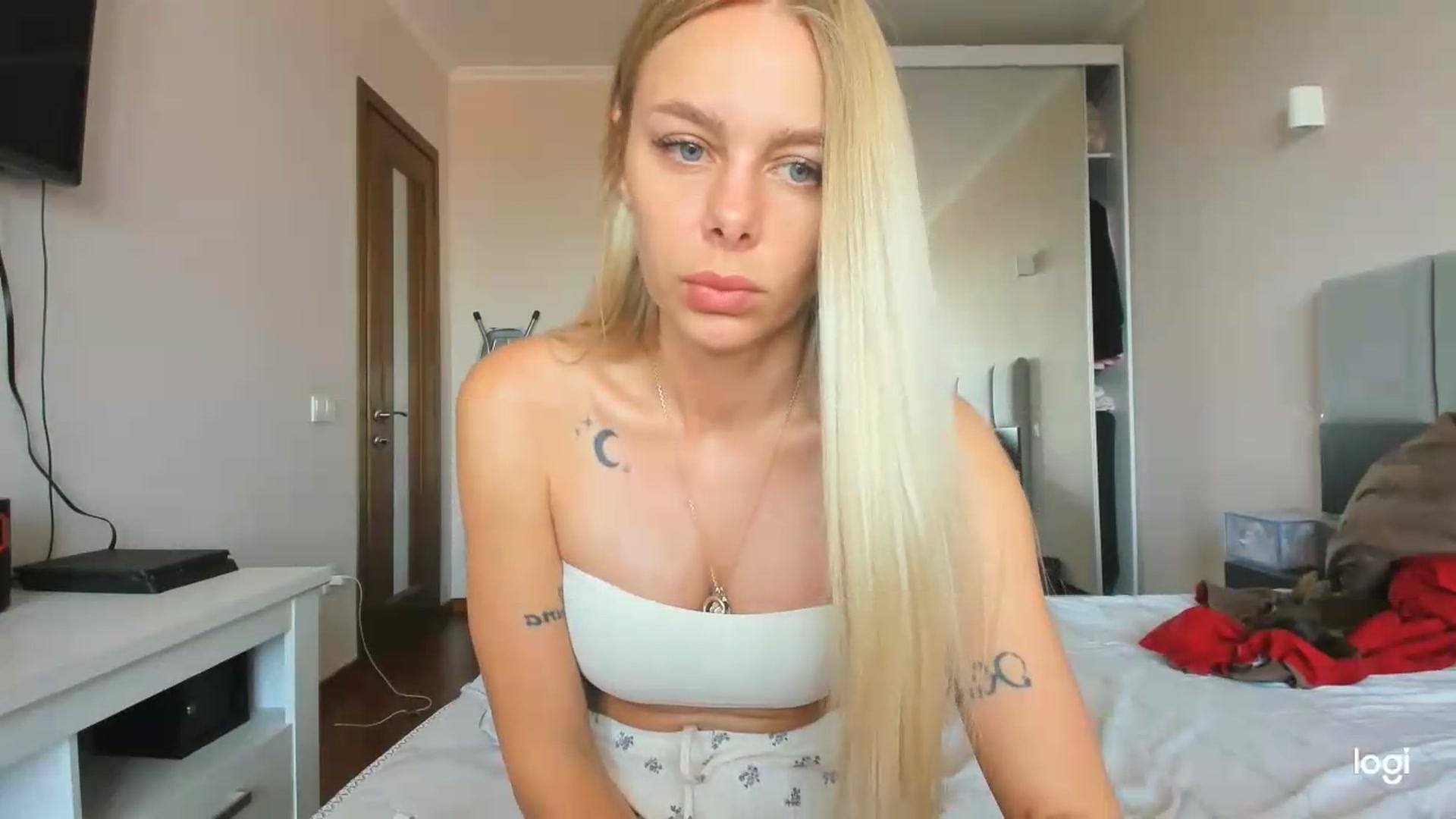 Gallery image thumbnail from Librarys_bb's myfreecams stream on, 06/26/2026, 09:27 image 10 of 20