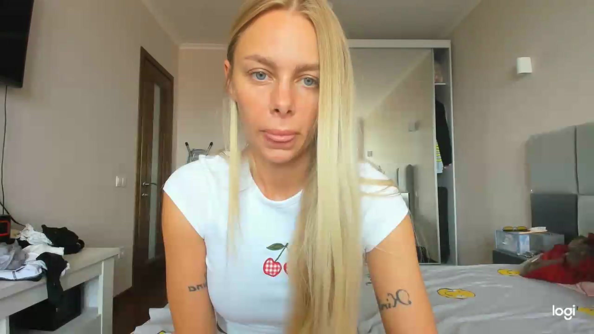 Gallery image thumbnail from Librarys_bb's myfreecams stream on, 07/15/2026, 10:37 image 17 of 20