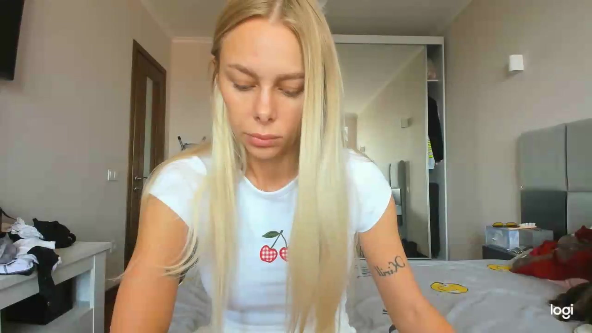 Gallery image thumbnail from Librarys_bb's myfreecams stream on, 07/15/2026, 10:37 image 3 of 20
