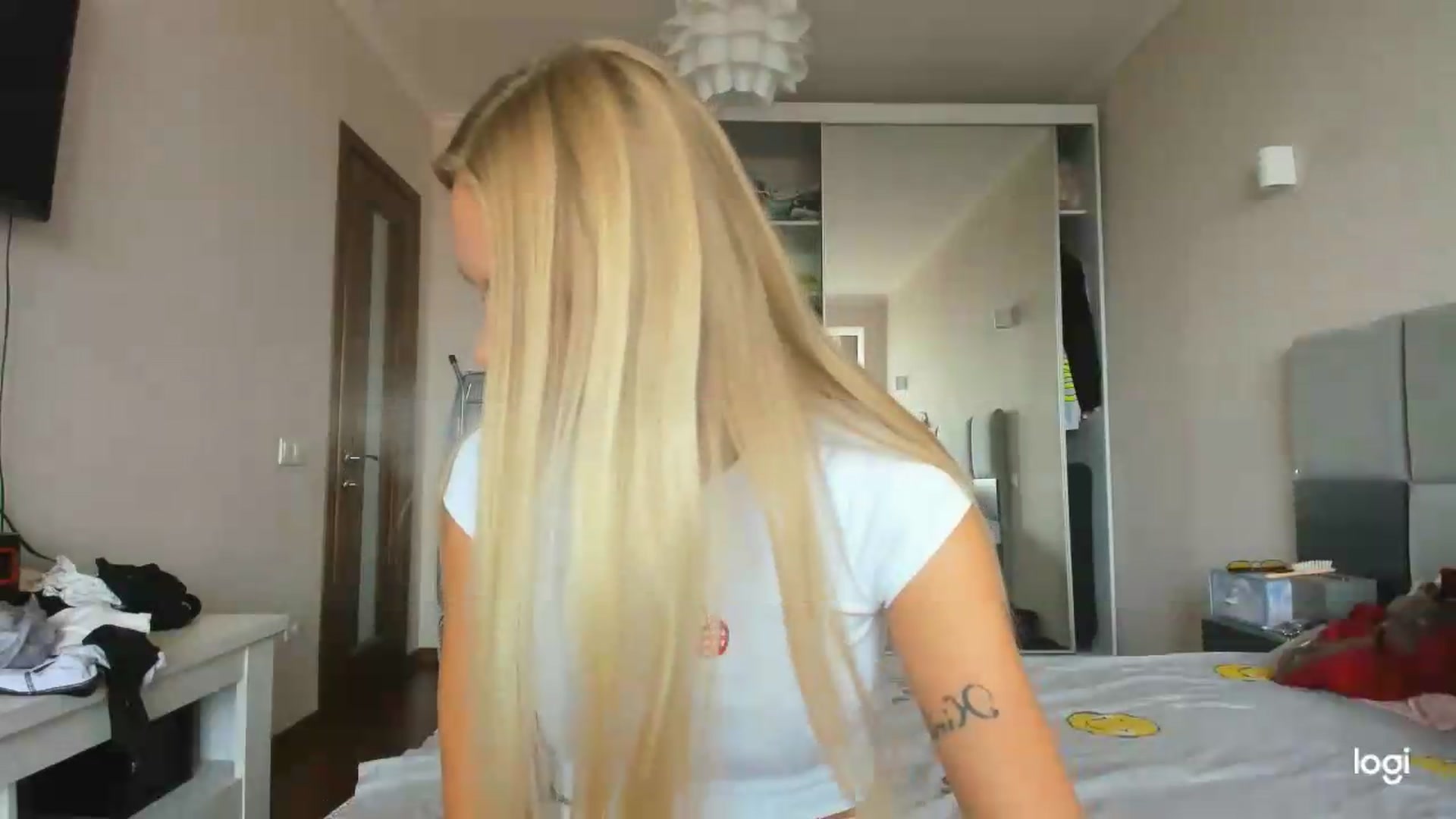 Gallery image thumbnail from Librarys_bb's myfreecams stream on, 07/15/2026, 10:37 image 13 of 20