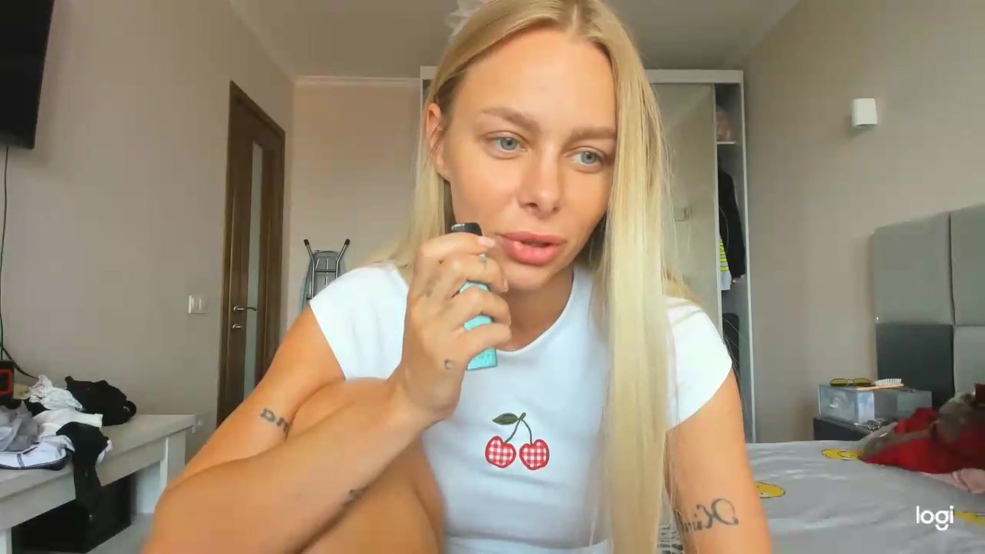 Gallery image thumbnail from Librarys_bb's myfreecams stream on, 07/15/2026, 10:37 image 12 of 20