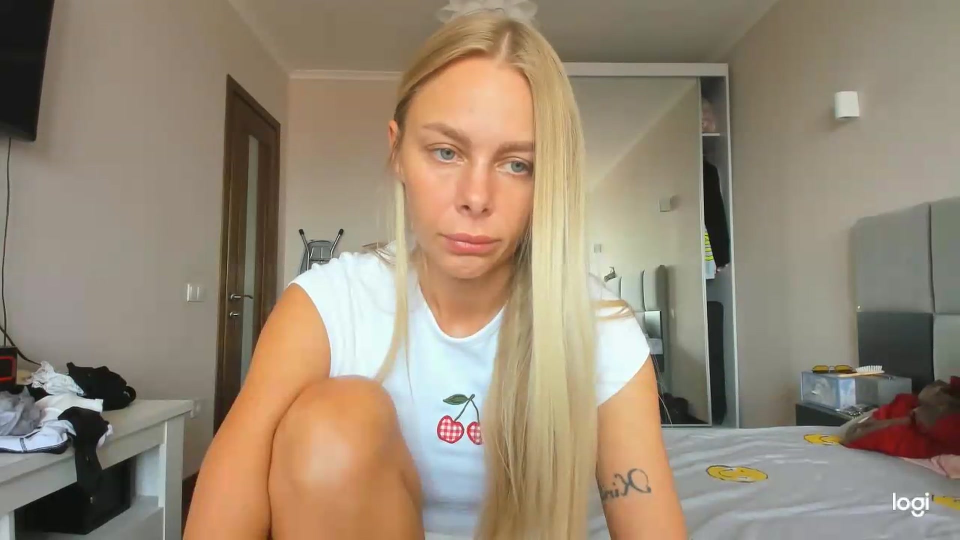 Gallery image thumbnail from Librarys_bb's myfreecams stream on, 07/15/2026, 10:37 image 16 of 20