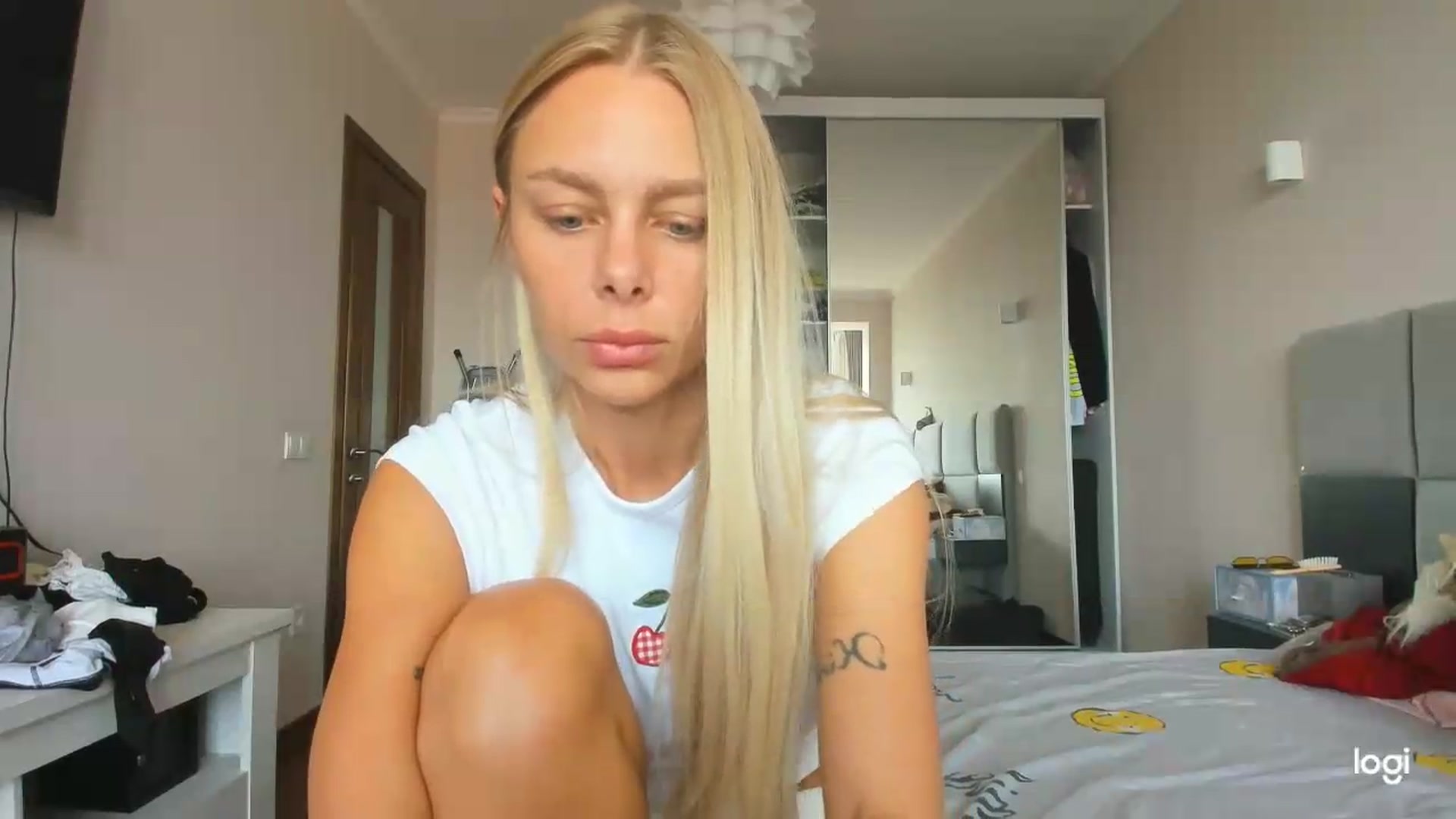 Gallery image thumbnail from Librarys_bb's myfreecams stream on, 07/15/2026, 10:37 image 15 of 20