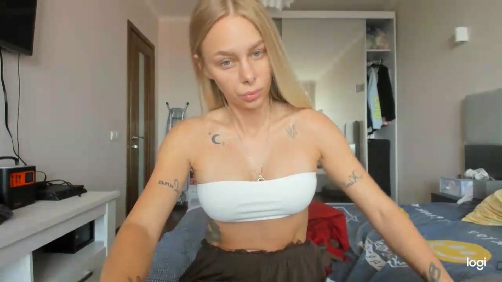 Gallery image thumbnail from Librarys_bb's myfreecams stream on, 07/17/2026, 09:40 image 19 of 20