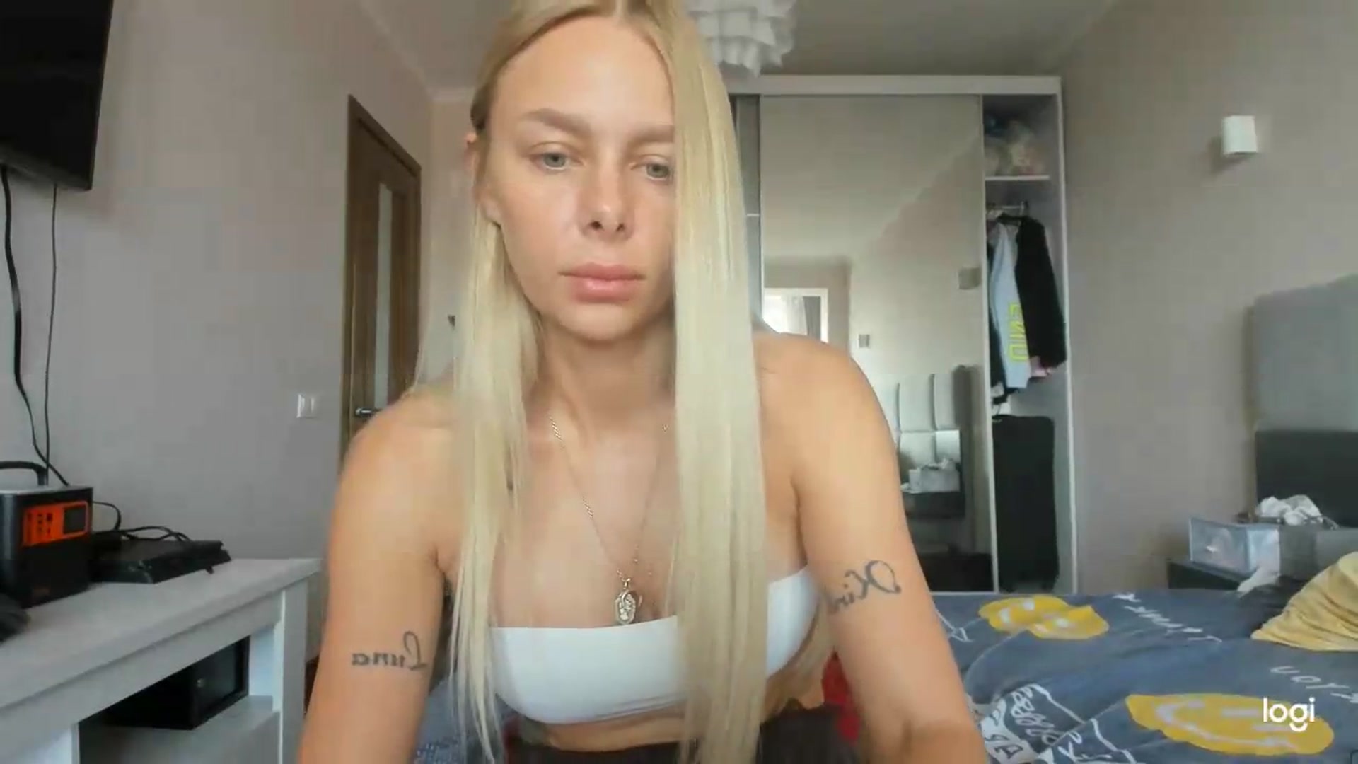 Gallery image thumbnail from Librarys_bb's myfreecams stream on, 07/17/2026, 09:40 image 15 of 20
