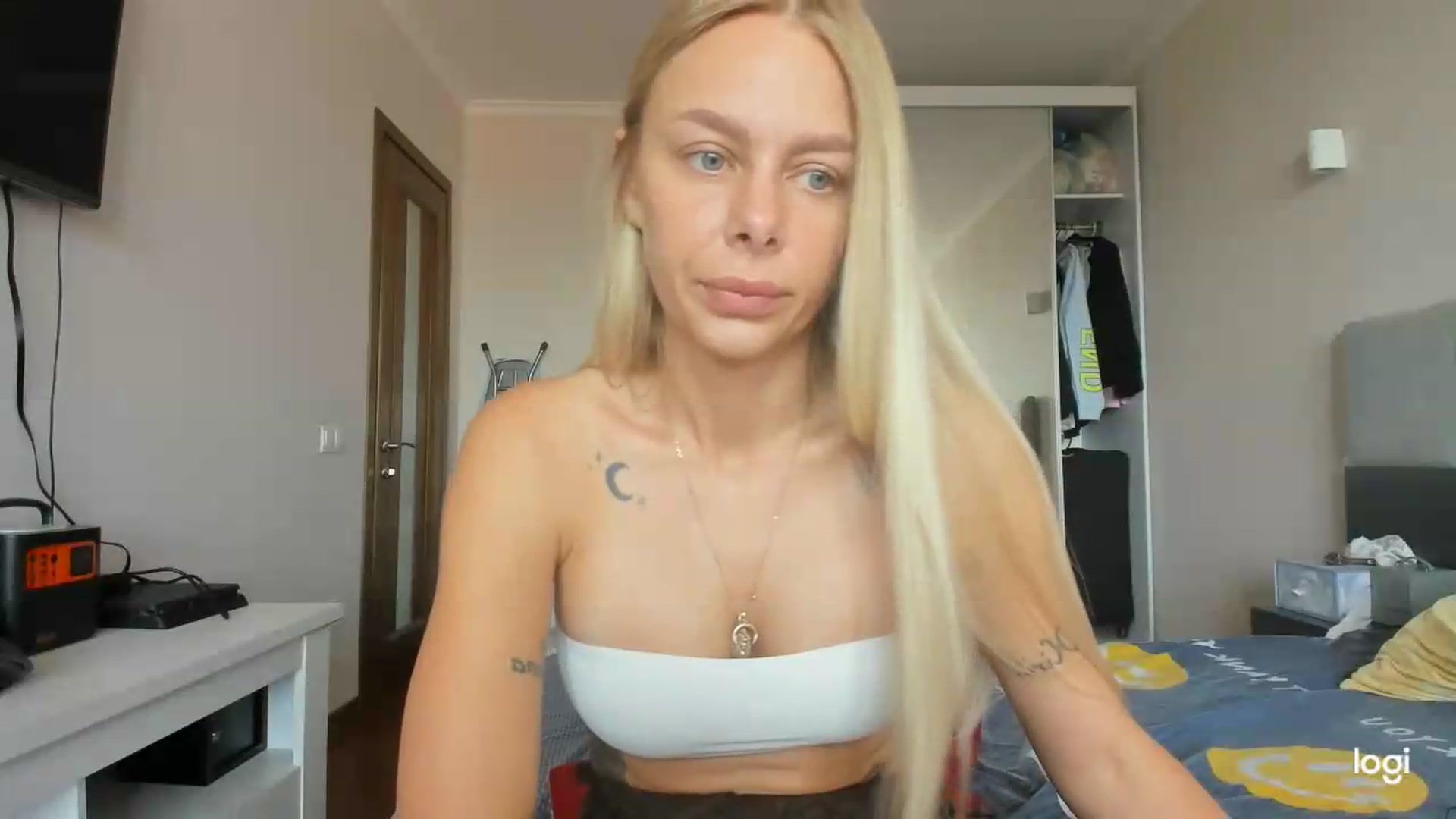 Gallery image thumbnail from Librarys_bb's myfreecams stream on, 07/17/2026, 09:40 image 6 of 20