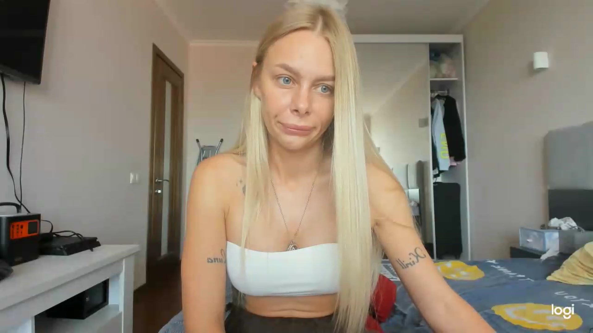 Gallery image thumbnail from Librarys_bb's myfreecams stream on, 07/17/2026, 09:40 image 2 of 20