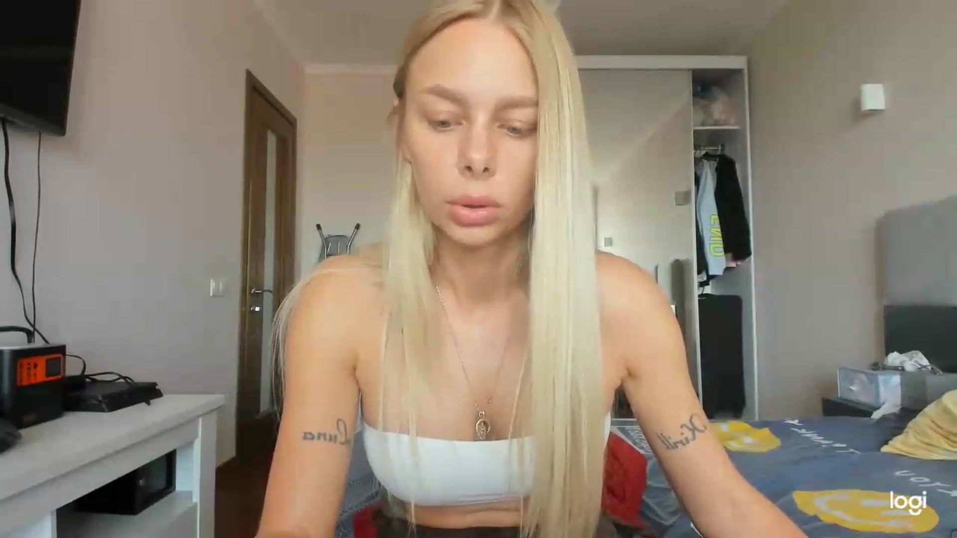 Gallery image thumbnail from Librarys_bb's myfreecams stream on, 07/17/2026, 09:40 image 14 of 20