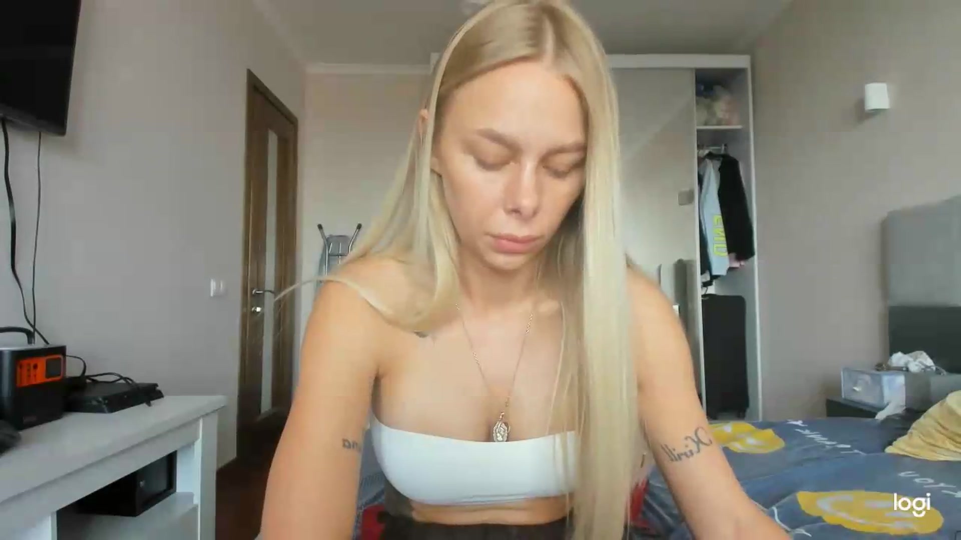 Gallery image thumbnail from Librarys_bb's myfreecams stream on, 07/17/2026, 09:40 image 12 of 20