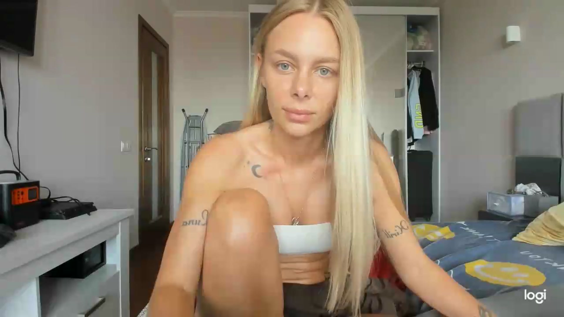 Gallery image thumbnail from Librarys_bb's myfreecams stream on, 07/17/2026, 11:17 image 17 of 20