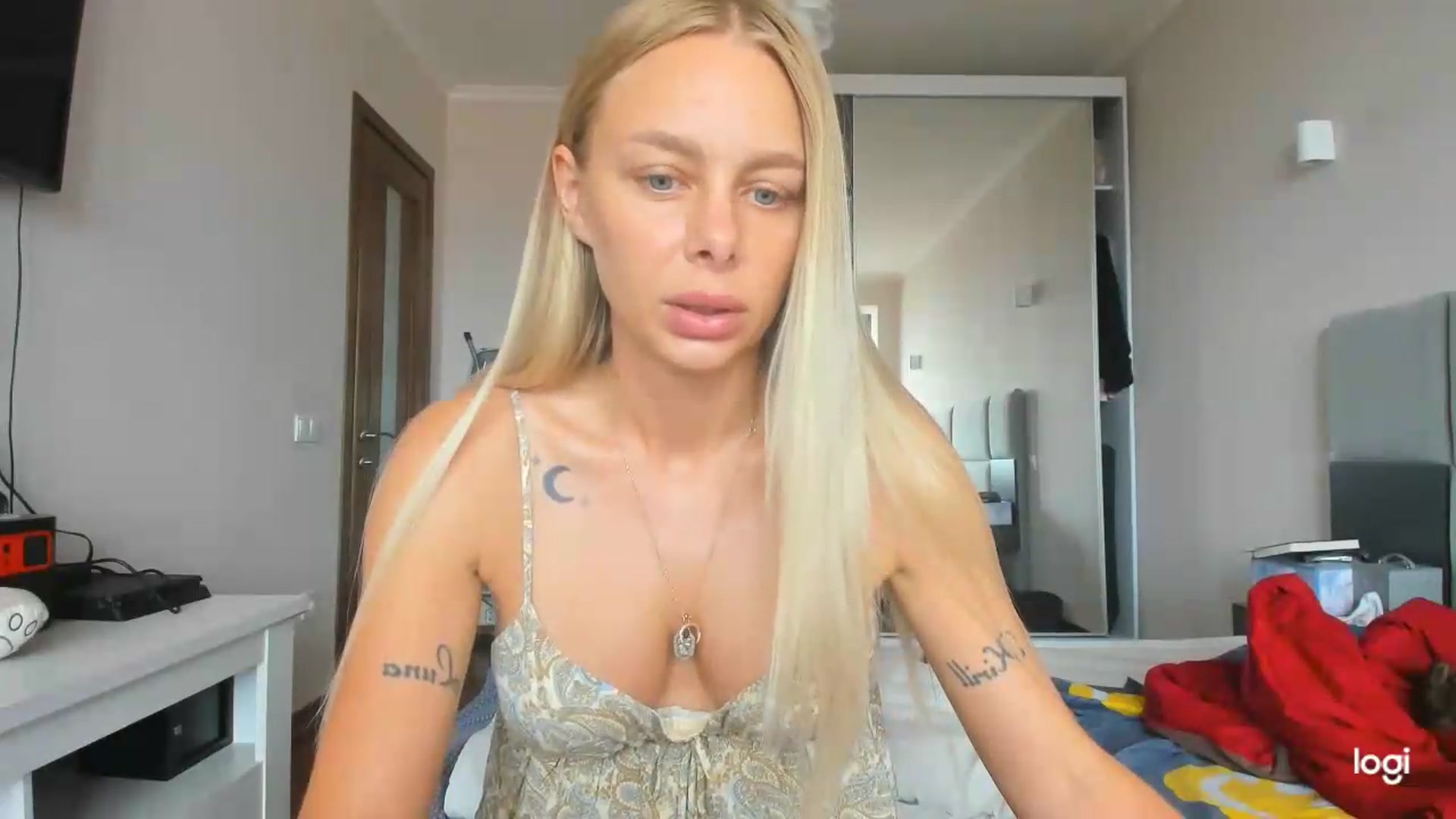 Gallery image thumbnail from Librarys_bb's myfreecams stream on, 07/18/2026, 11:41 image 15 of 20