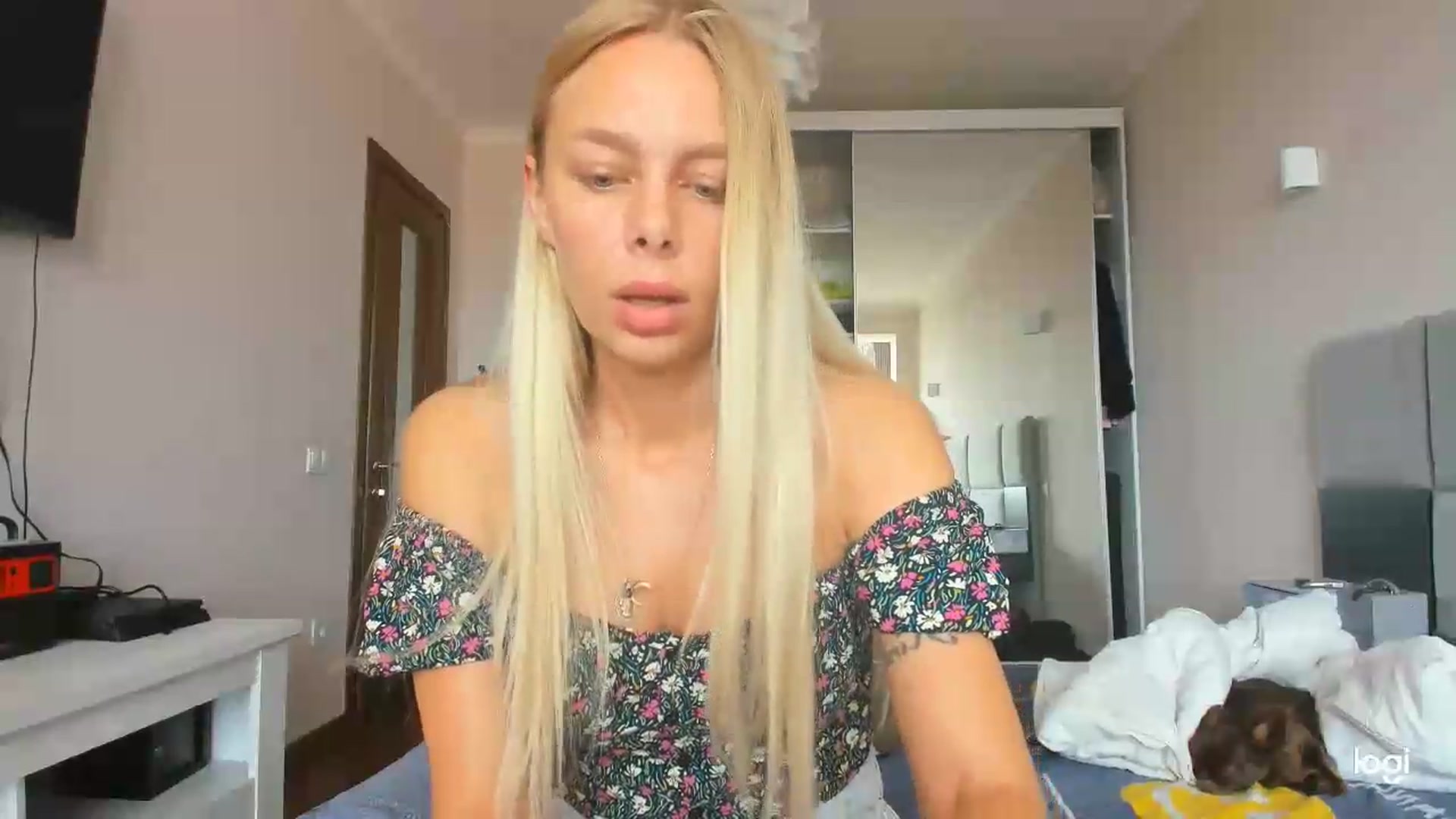 Gallery image thumbnail from Librarys_bb's myfreecams stream on, 07/19/2026, 09:54 image 9 of 20