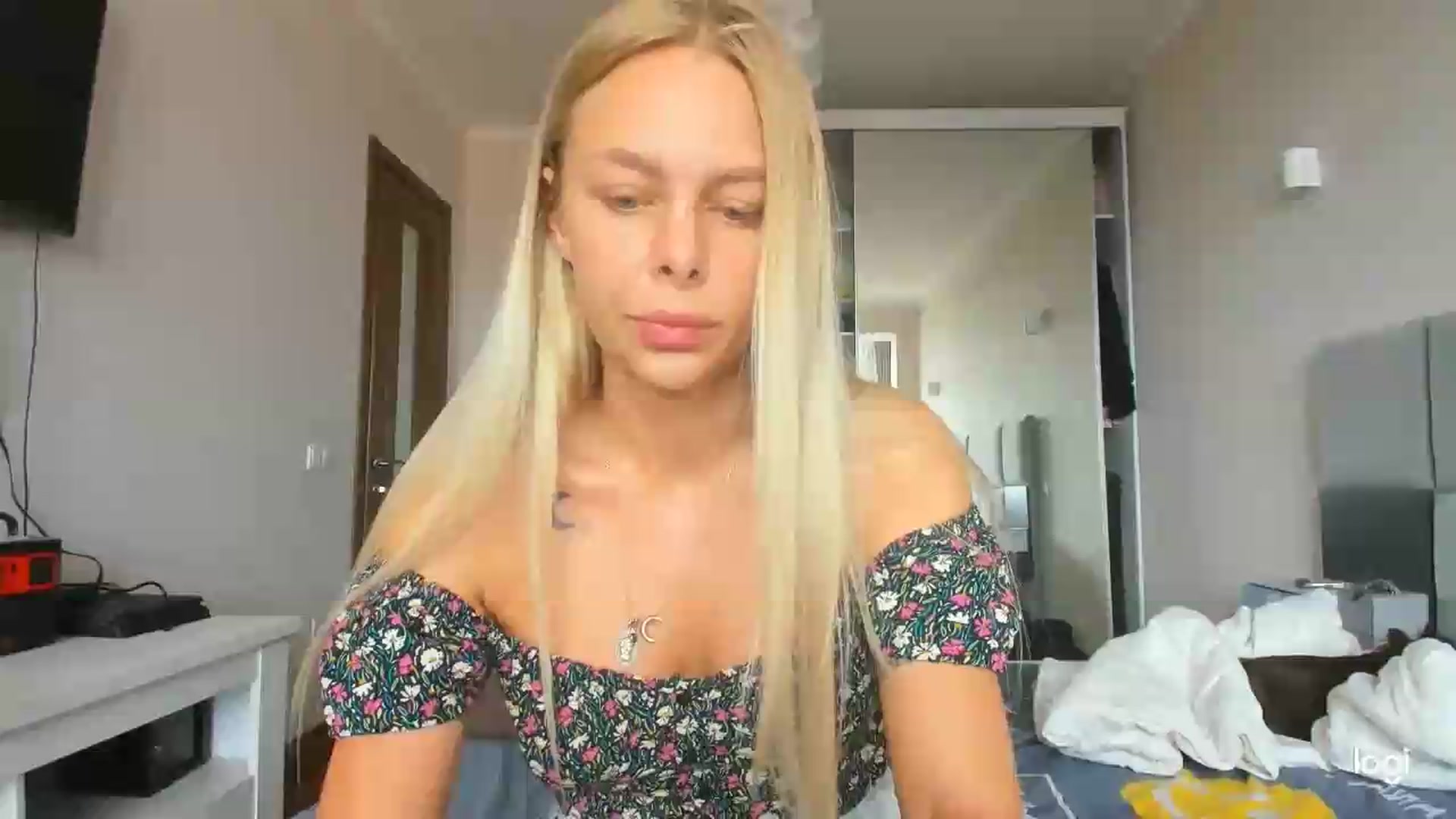 Gallery image thumbnail from Librarys_bb's myfreecams stream on, 07/19/2026, 09:54 image 1 of 20