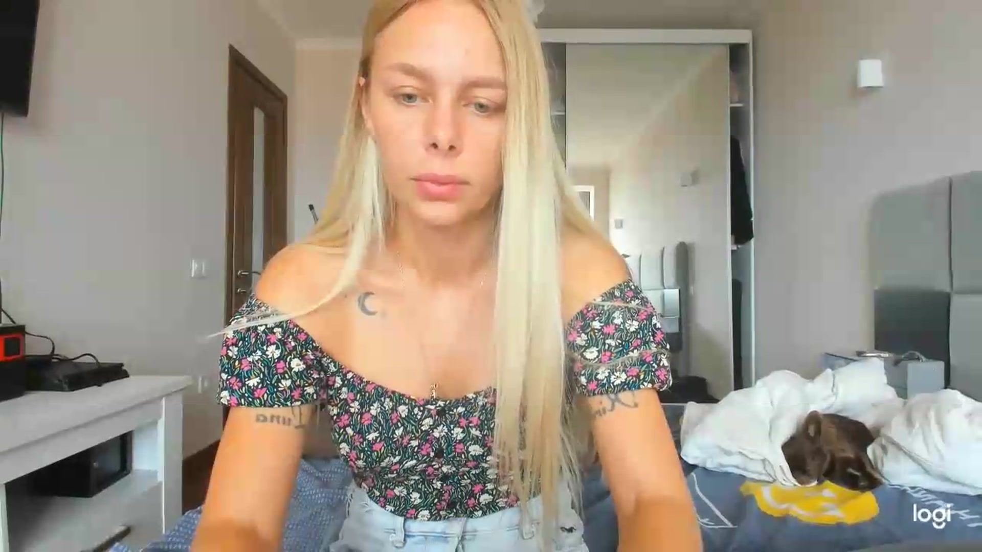 Gallery image thumbnail from Librarys_bb's myfreecams stream on, 07/19/2026, 09:54 image 17 of 20