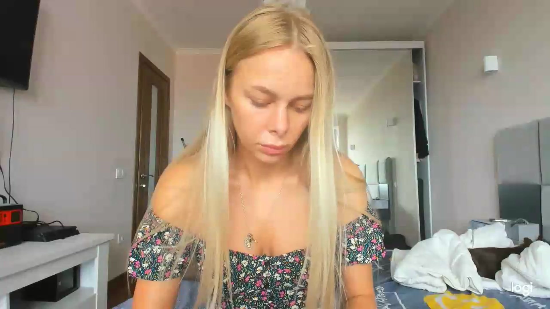 Gallery image thumbnail from Librarys_bb's myfreecams stream on, 07/19/2026, 09:54 image 3 of 20