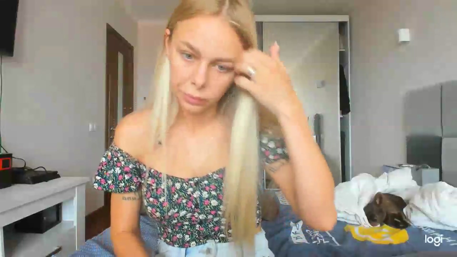 Gallery image thumbnail from Librarys_bb's myfreecams stream on, 07/19/2026, 09:54 image 18 of 20