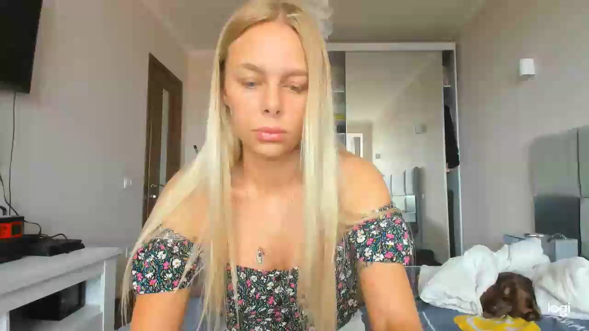 Gallery image thumbnail from Librarys_bb's myfreecams stream on, 07/19/2026, 09:54 image 4 of 20