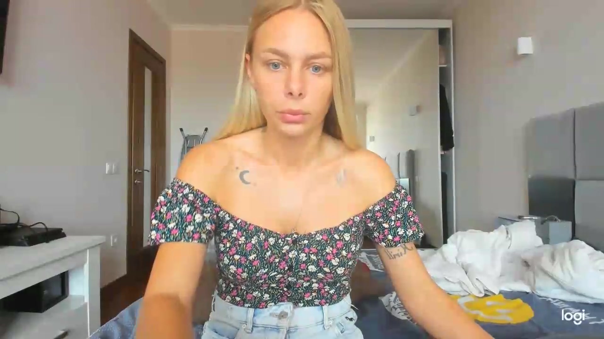 Gallery image thumbnail from Librarys_bb's myfreecams stream on, 07/19/2026, 10:36 image 13 of 20