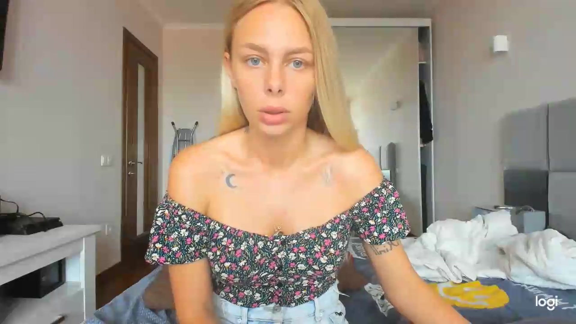 Gallery image thumbnail from Librarys_bb's myfreecams stream on, 07/19/2026, 10:36 image 14 of 20