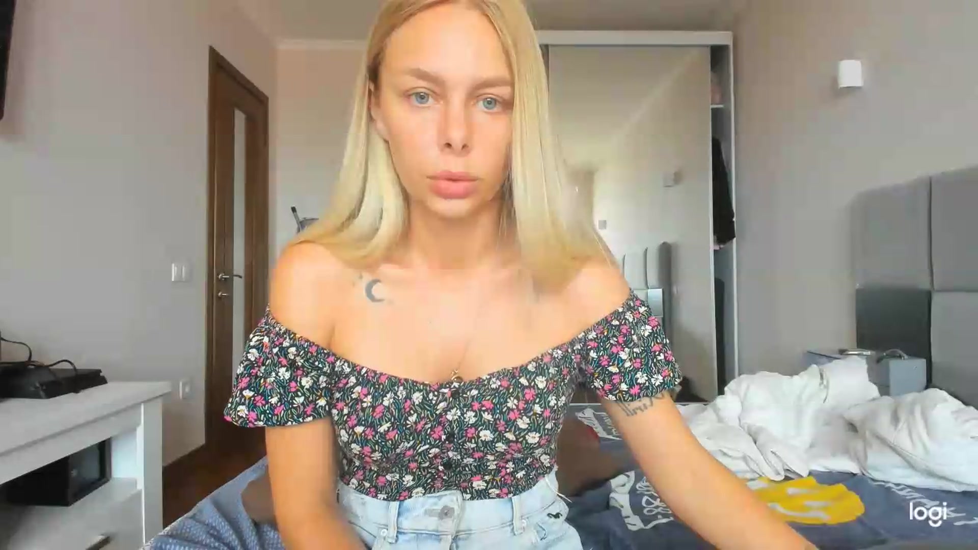 Gallery image thumbnail from Librarys_bb's myfreecams stream on, 07/19/2026, 10:36 image 11 of 20