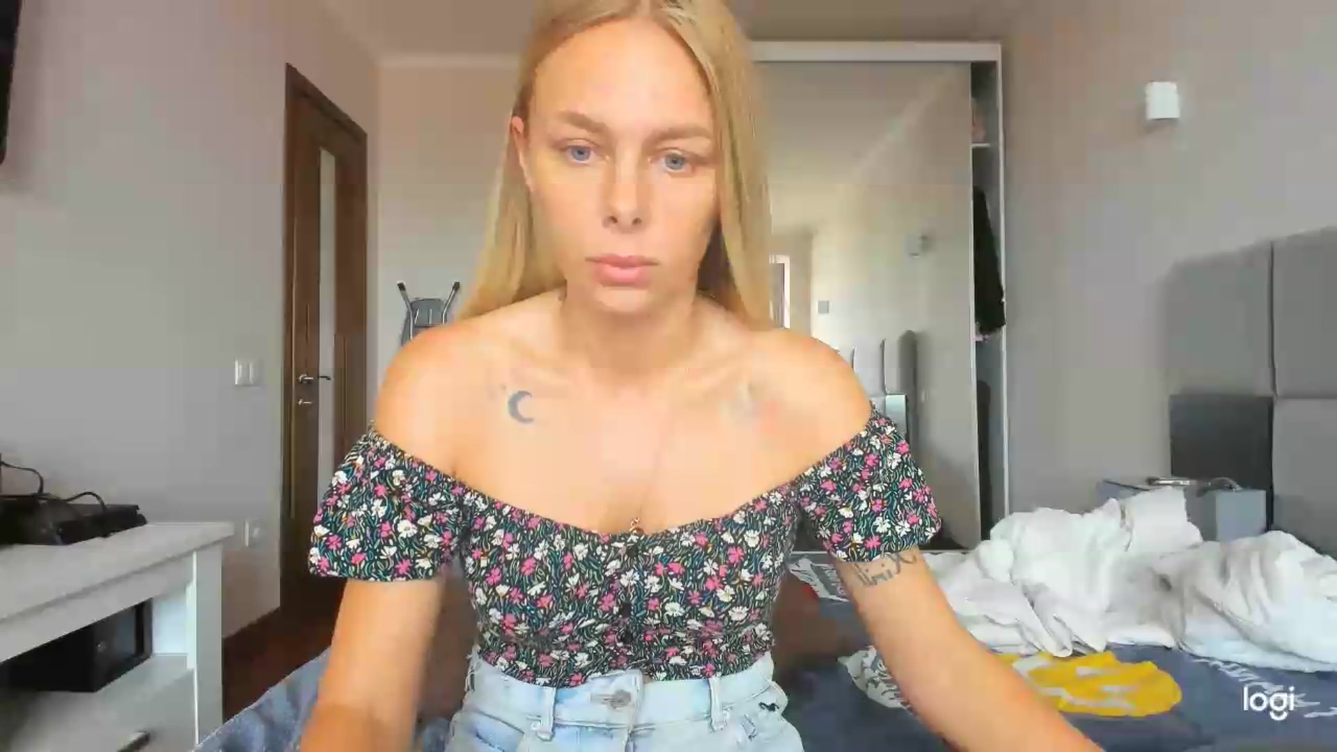 Gallery image thumbnail from Librarys_bb's myfreecams stream on, 07/19/2026, 10:36 image 12 of 20
