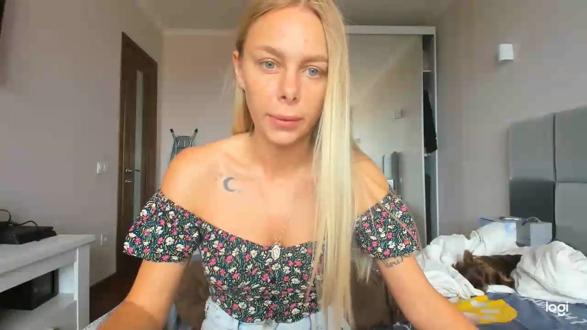 Gallery image thumbnail from Librarys_bb's myfreecams stream on, 07/19/2026, 11:23 image 11 of 20