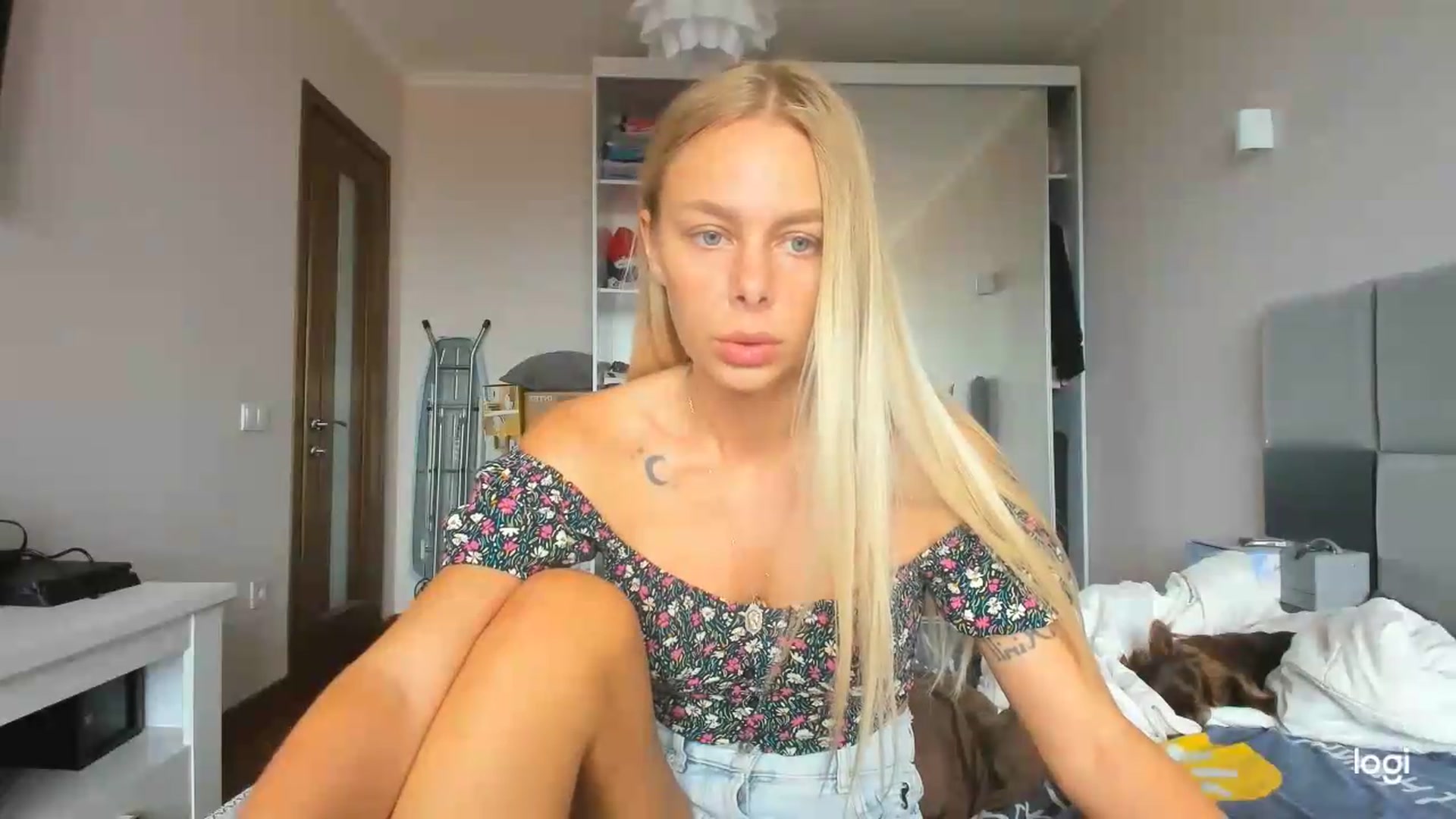 Gallery image thumbnail from Librarys_bb's myfreecams stream on, 07/19/2026, 11:23 image 6 of 20