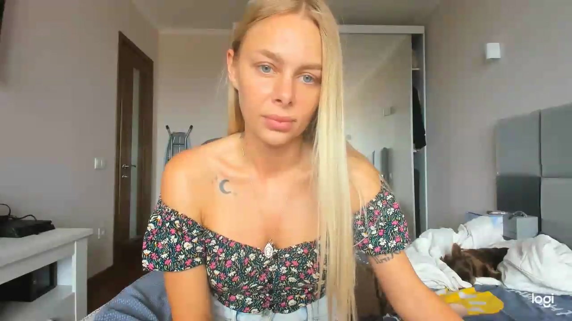 Gallery image thumbnail from Librarys_bb's myfreecams stream on, 07/19/2026, 11:23 image 9 of 20