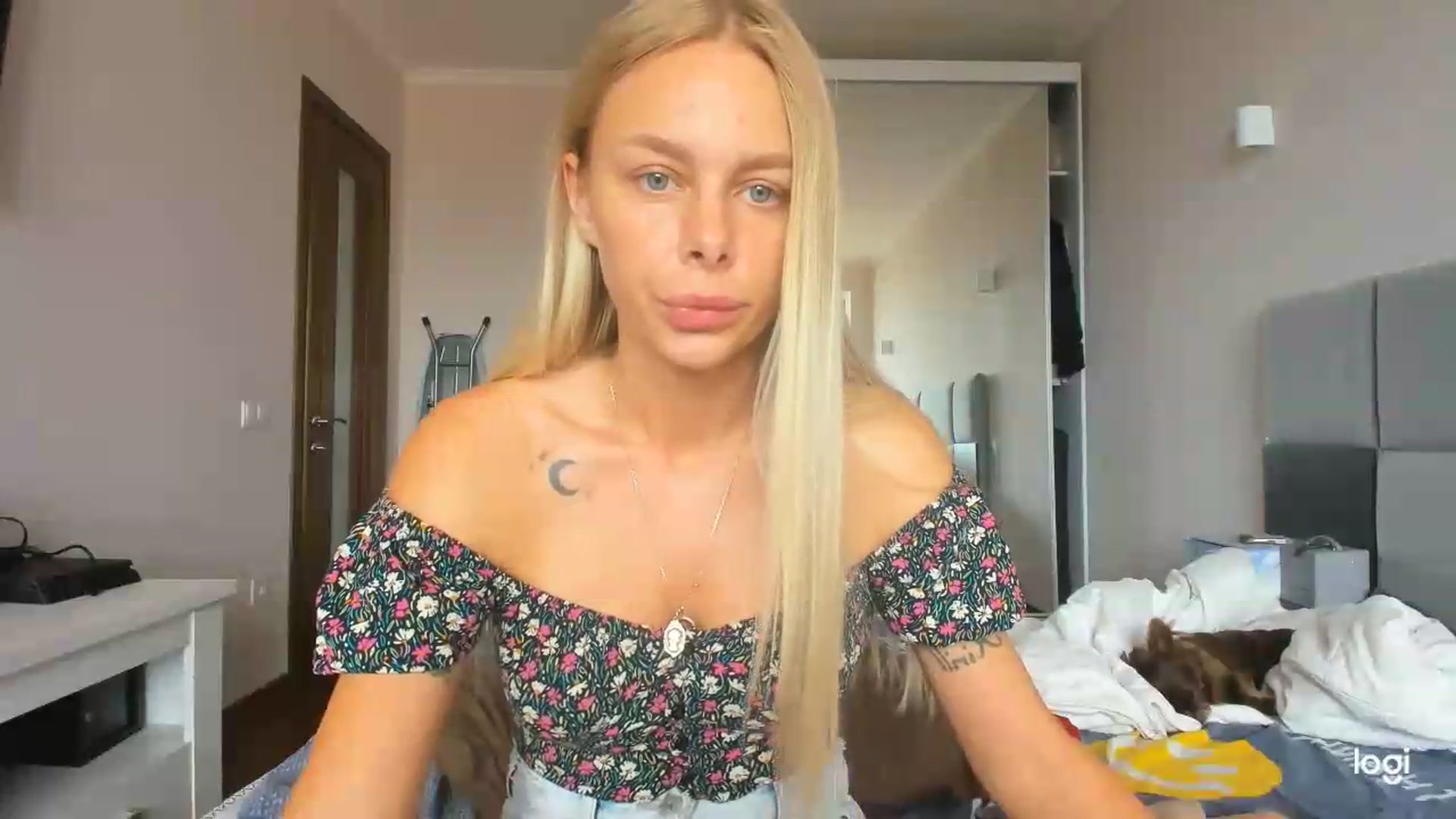 Gallery image thumbnail from Librarys_bb's myfreecams stream on, 07/19/2026, 11:23 image 17 of 20