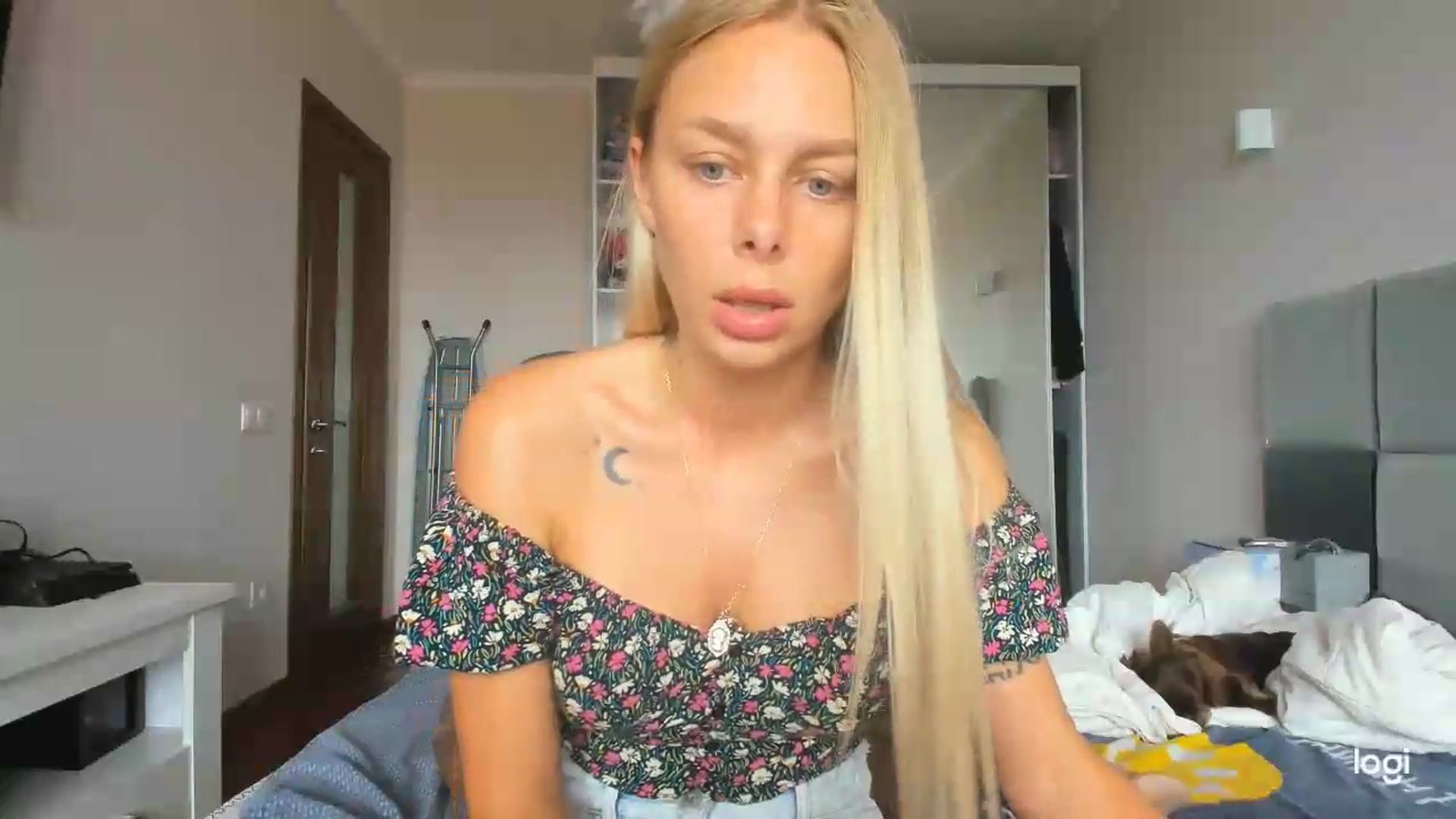 Gallery image thumbnail from Librarys_bb's myfreecams stream on, 07/19/2026, 11:23 image 8 of 20