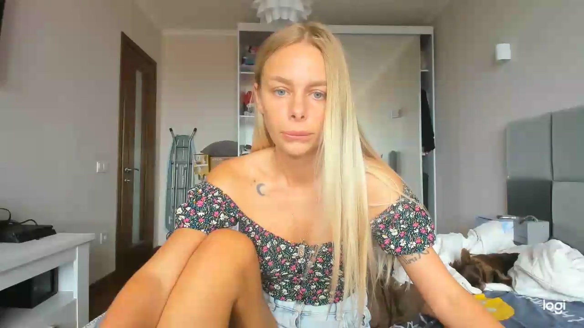 Gallery image thumbnail from Librarys_bb's myfreecams stream on, 07/19/2026, 11:23 image 7 of 20