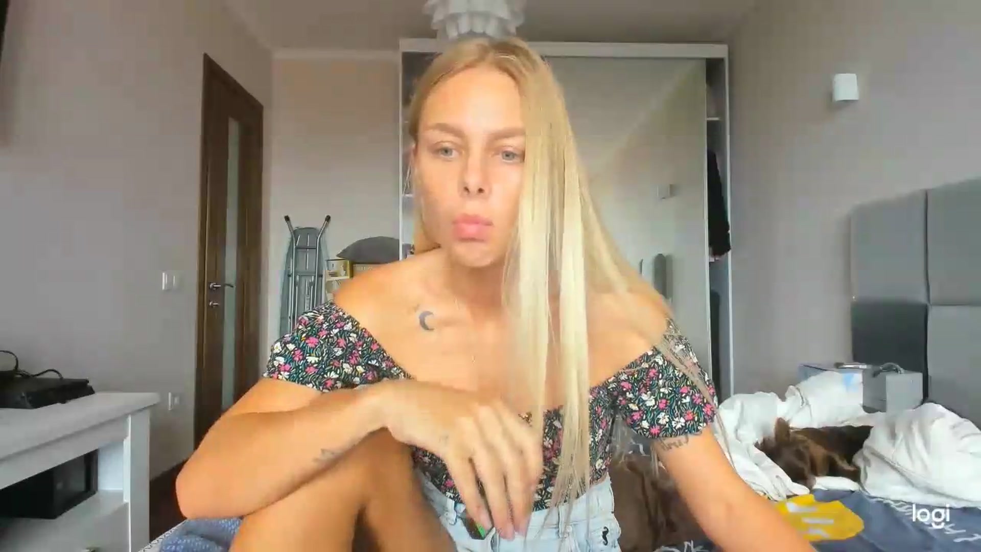 Gallery image thumbnail from Librarys_bb's myfreecams stream on, 07/19/2026, 11:23 image 4 of 20