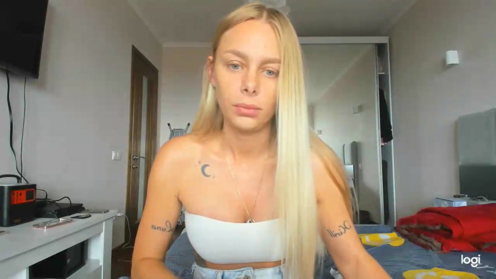 Gallery image thumbnail from Librarys_bb's myfreecams stream on, 07/20/2026, 11:30 image 18 of 20
