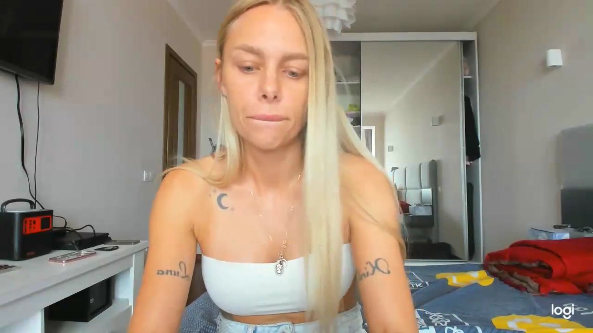 Gallery image thumbnail from Librarys_bb's myfreecams stream on, 07/20/2026, 11:49 image 17 of 20